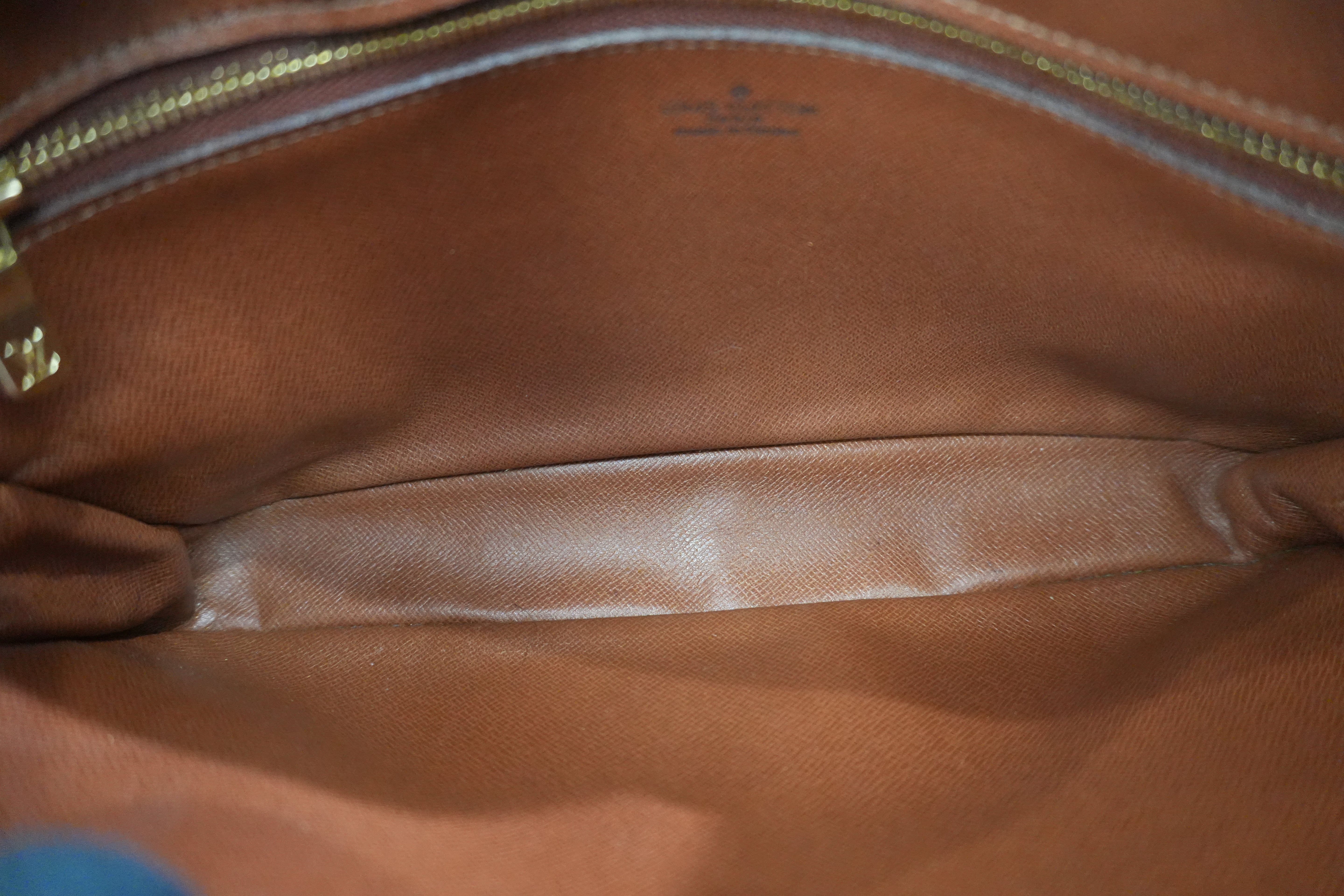 Pre-owned Louis Vuitton Monogram Dragonne GM Clutch Bag