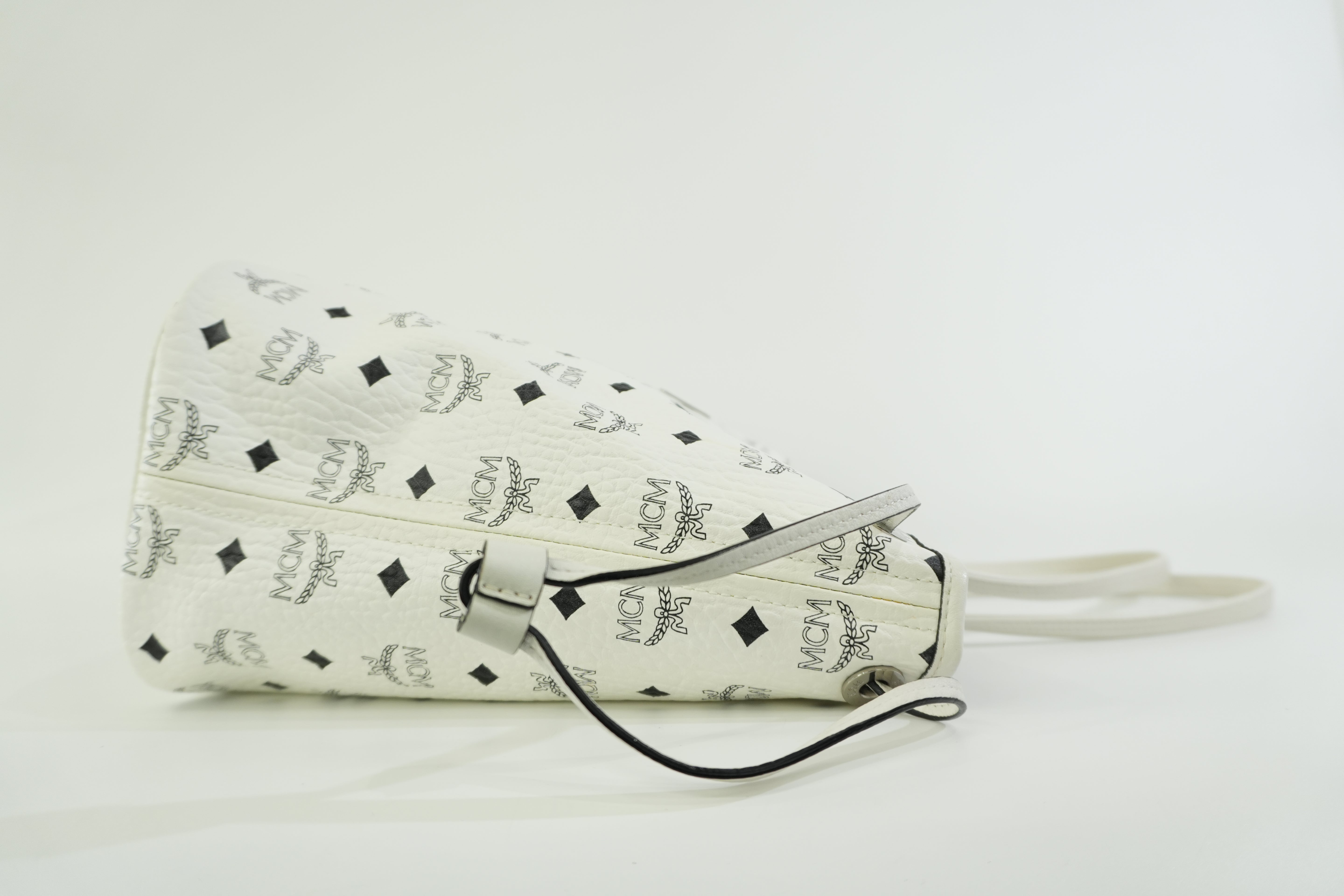 Pre-owned MCM Tote Bag with Pouch White