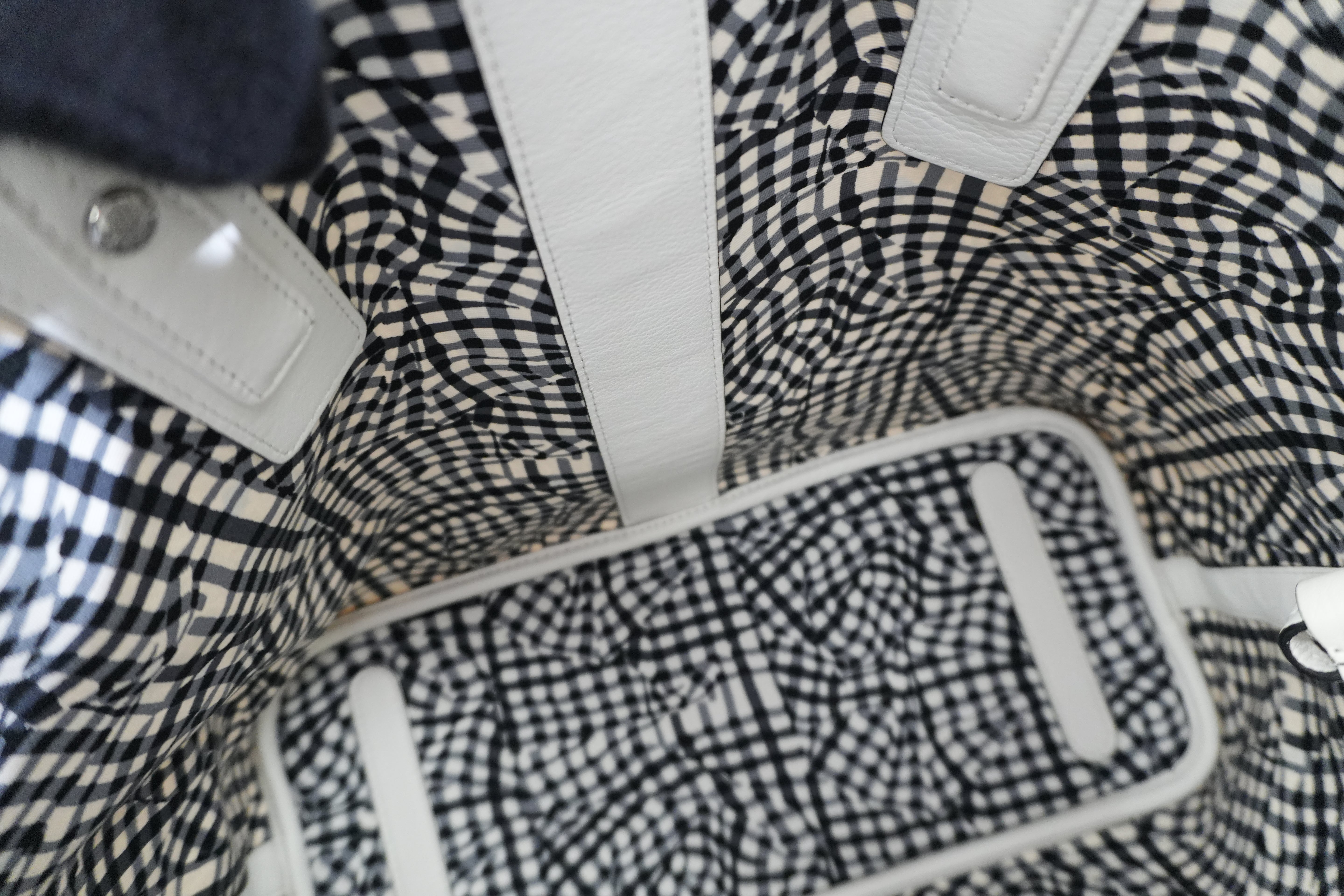 Pre-owned MCM Tote Bag with Pouch White