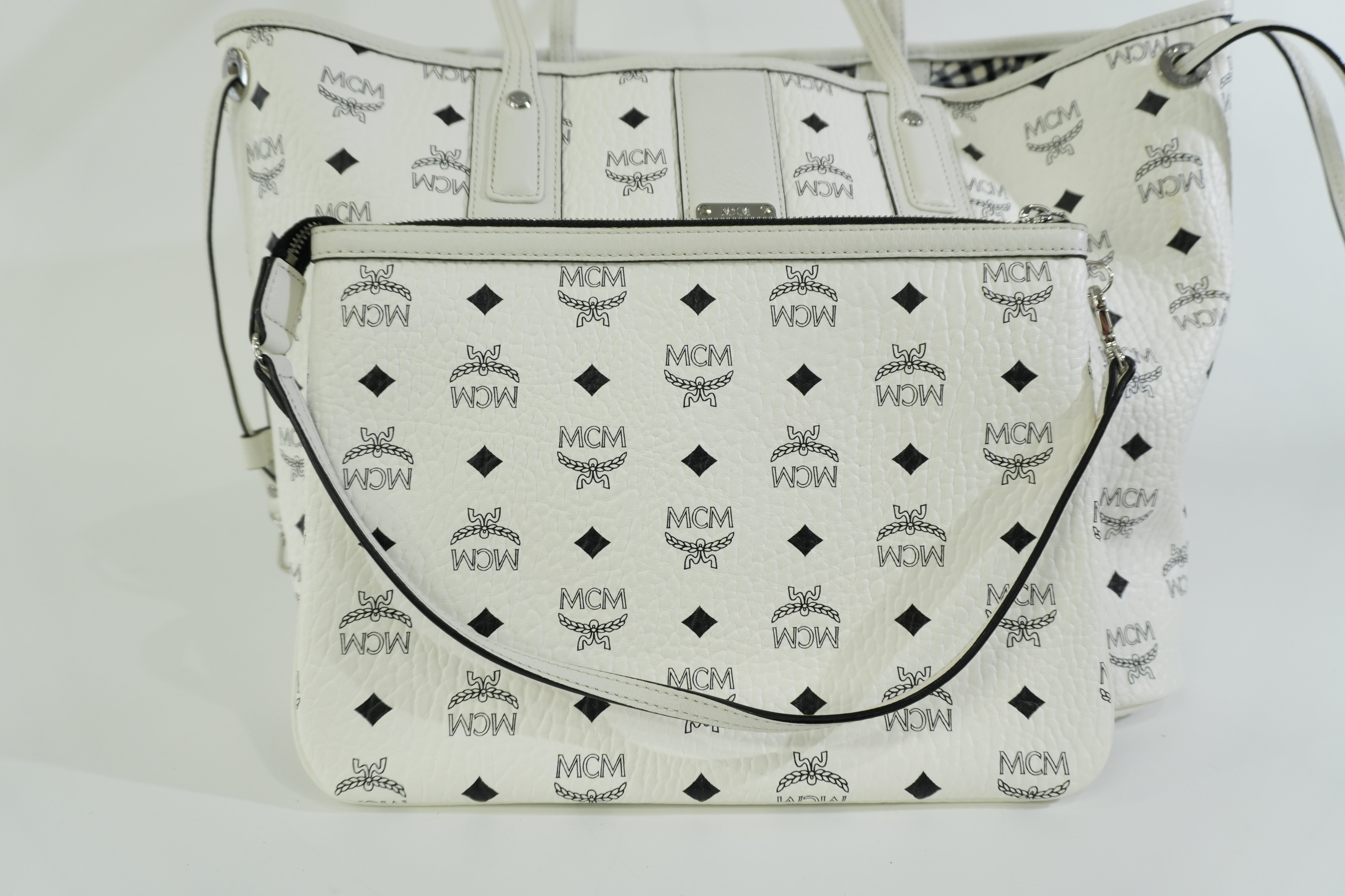 Pre-owned MCM Tote Bag with Pouch White