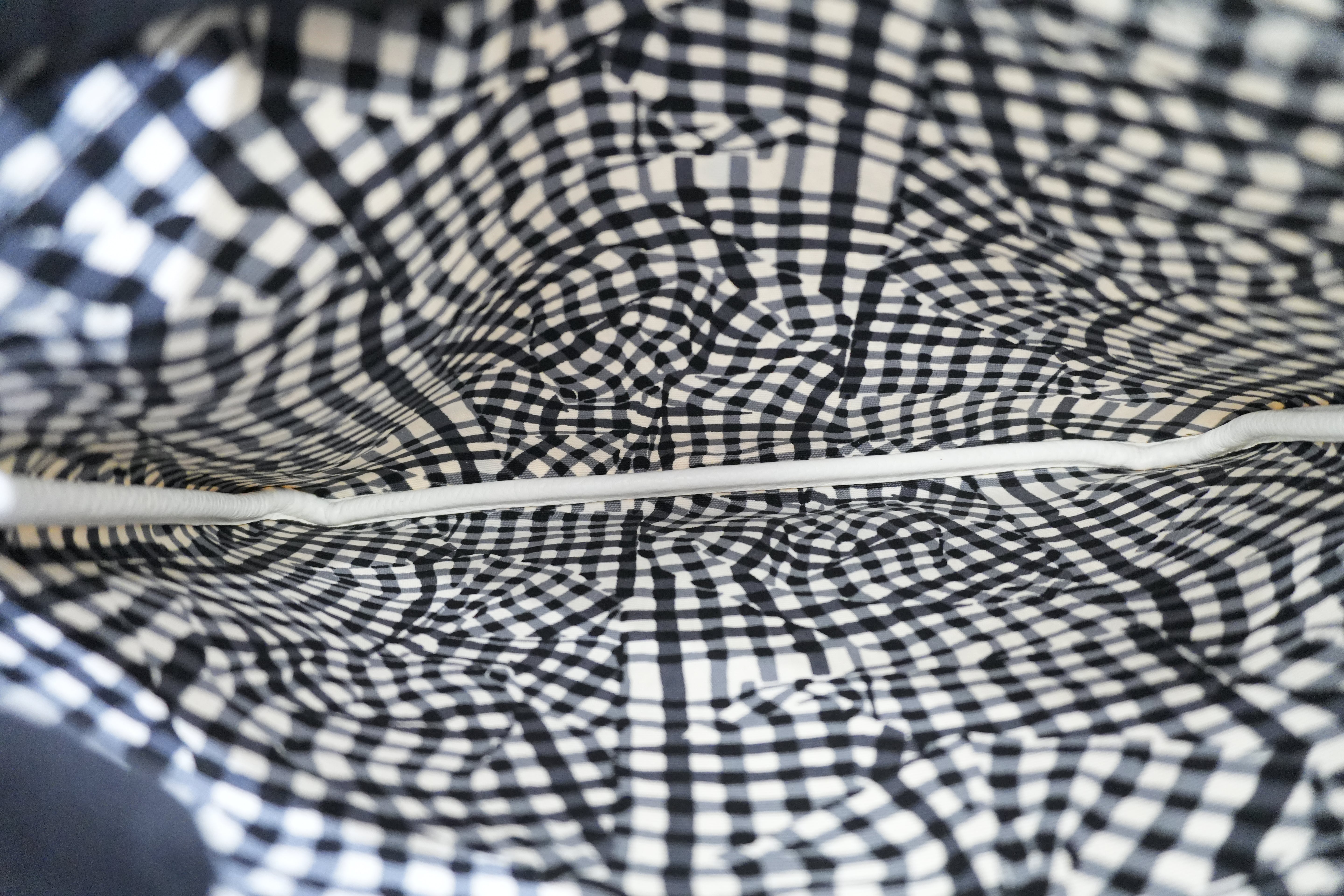 Pre-owned MCM Tote Bag with Pouch White