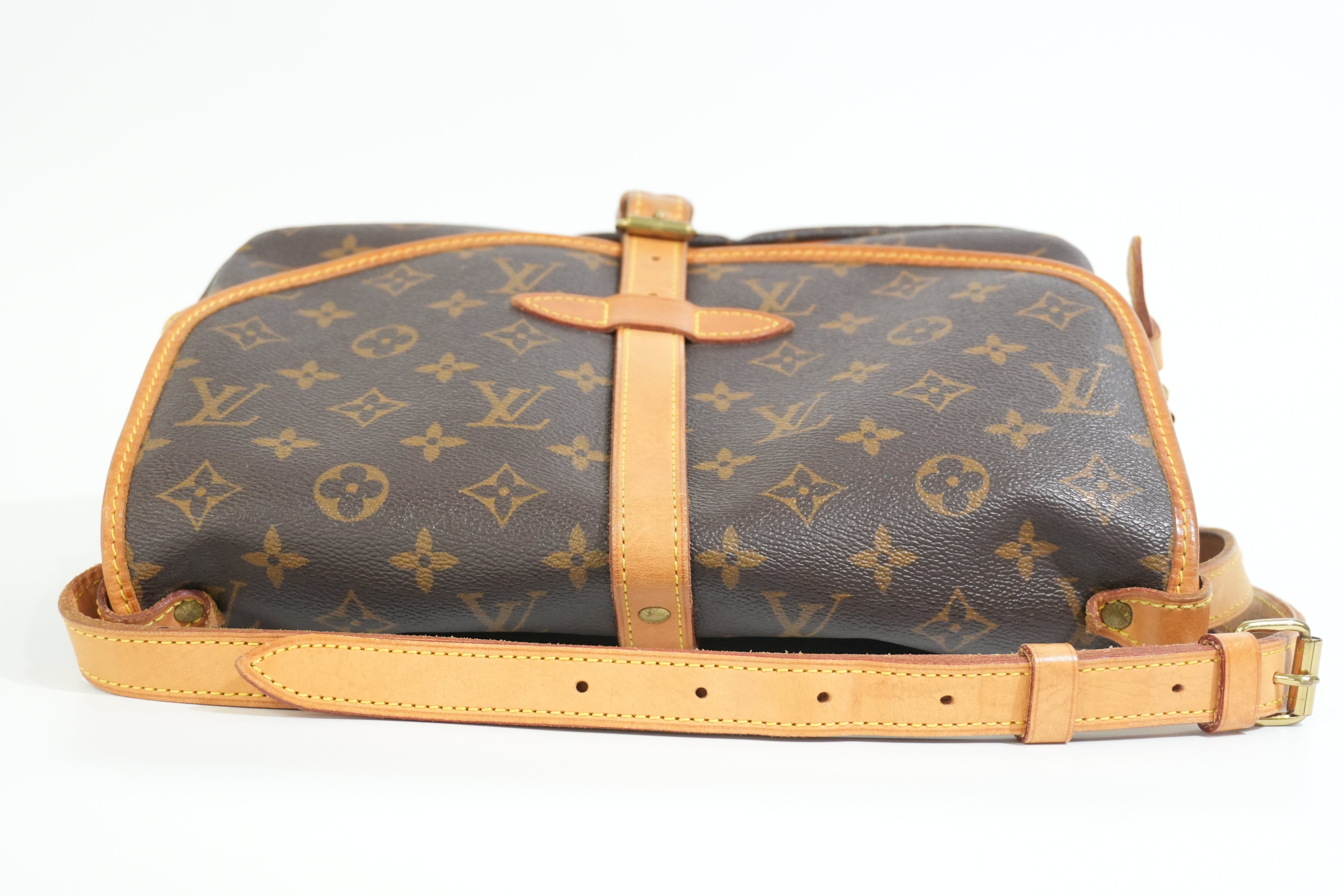 Pre-owned Louis Vuitton Monogram Saumur 30 Crossbody Bag