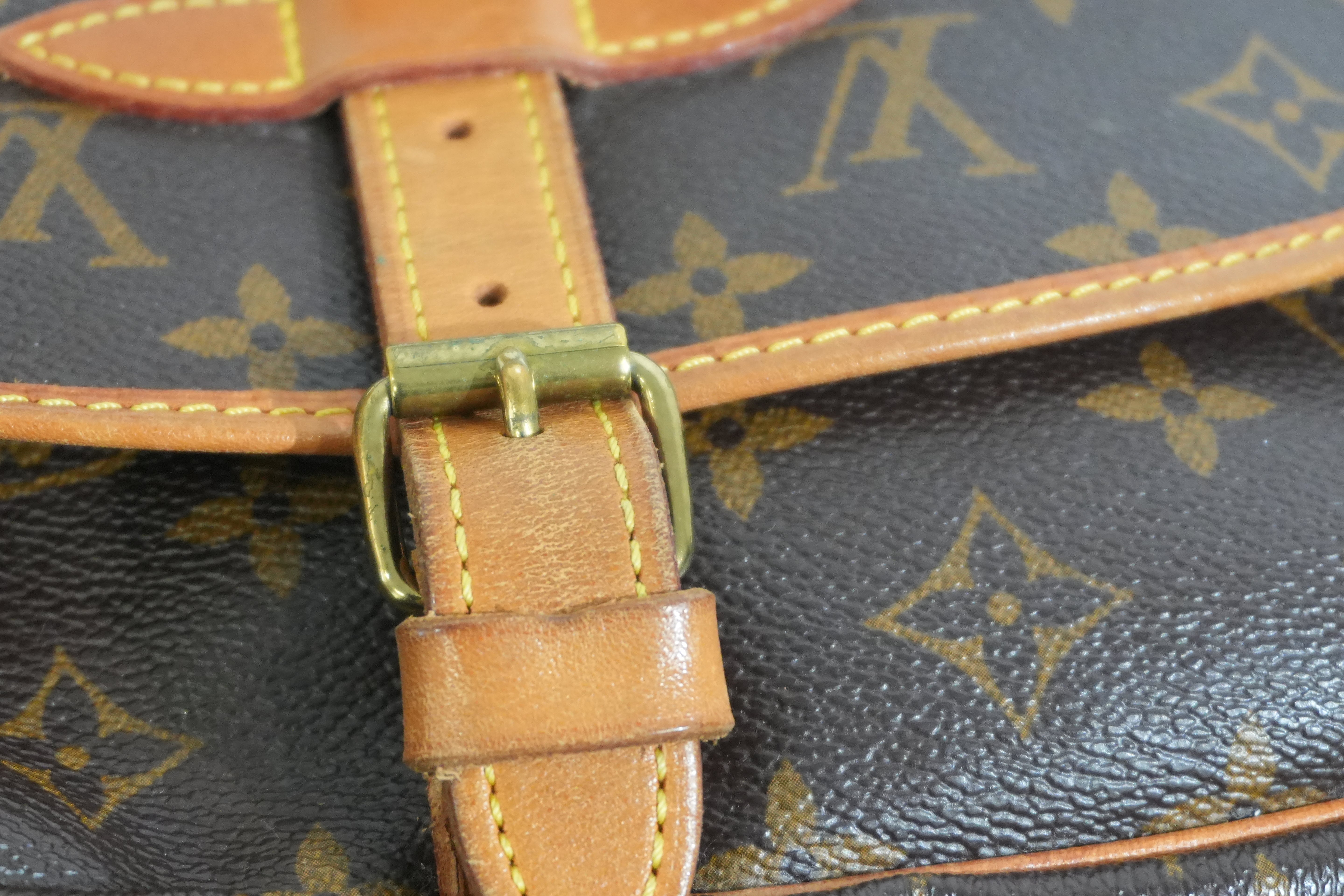 Pre-owned Louis Vuitton Monogram Saumur 30 Crossbody Bag