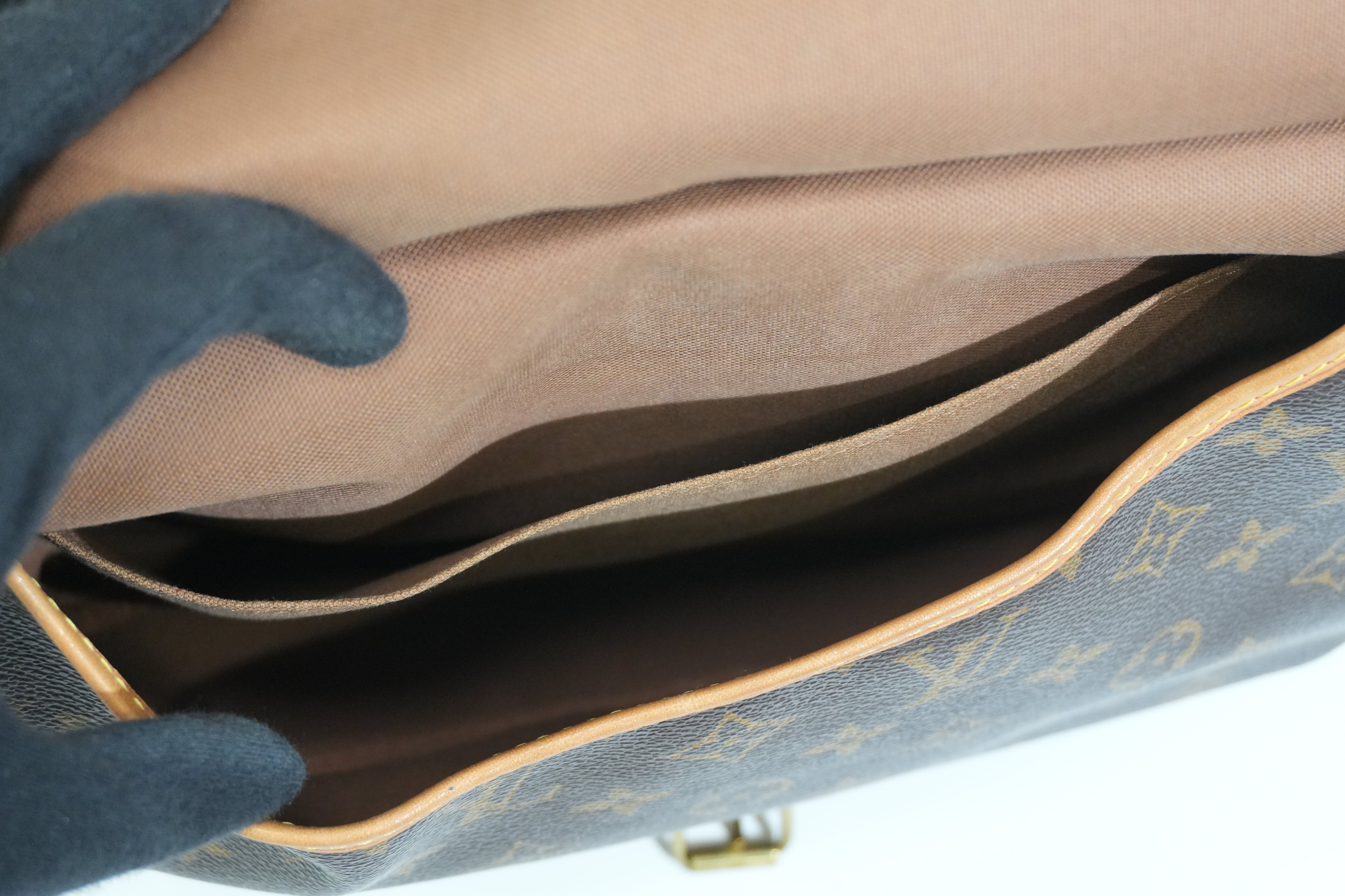 Pre-owned Louis Vuitton Monogram Saumur 30 Crossbody Bag