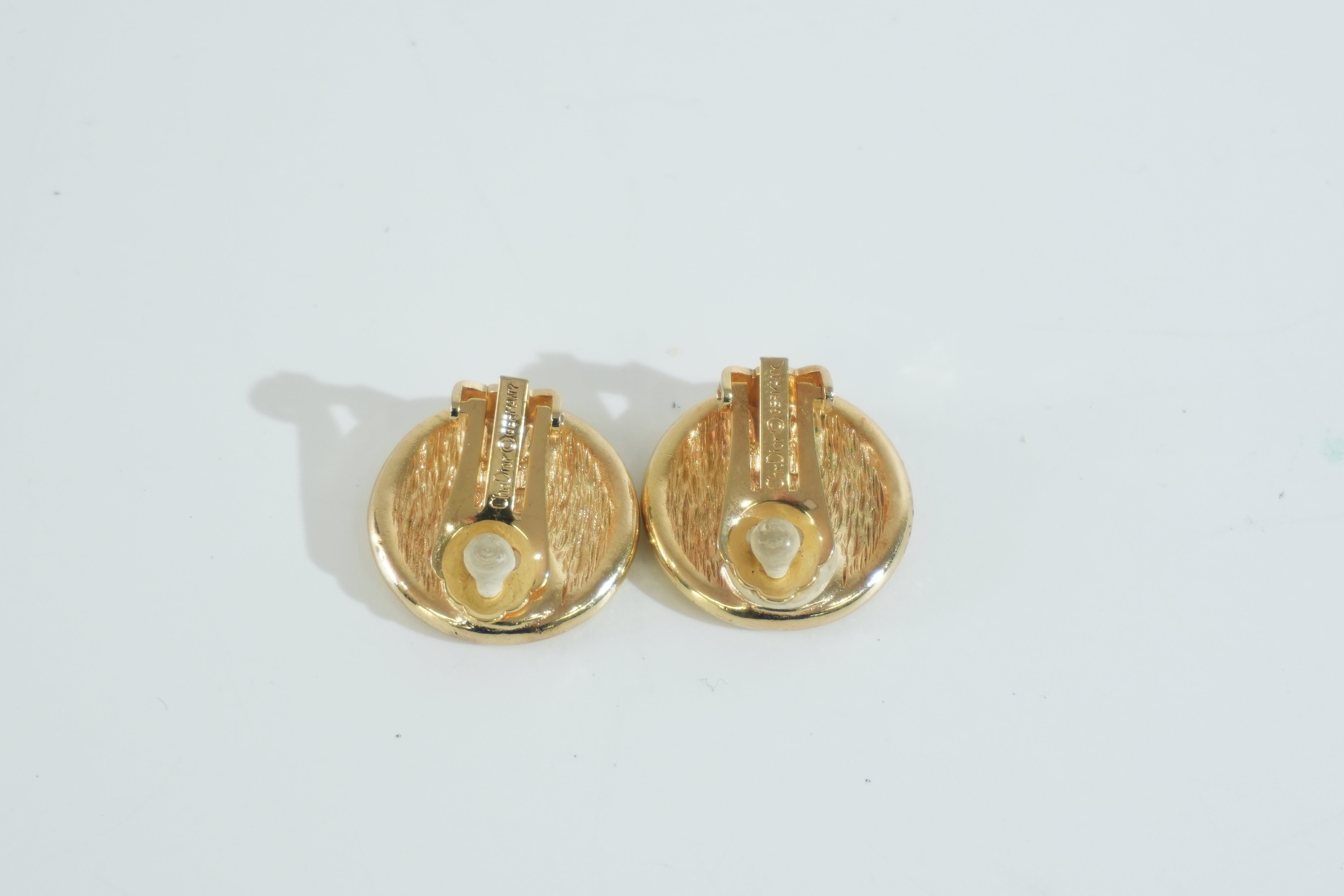 Pre-owned Dior Clip on Earrings Gold tone
