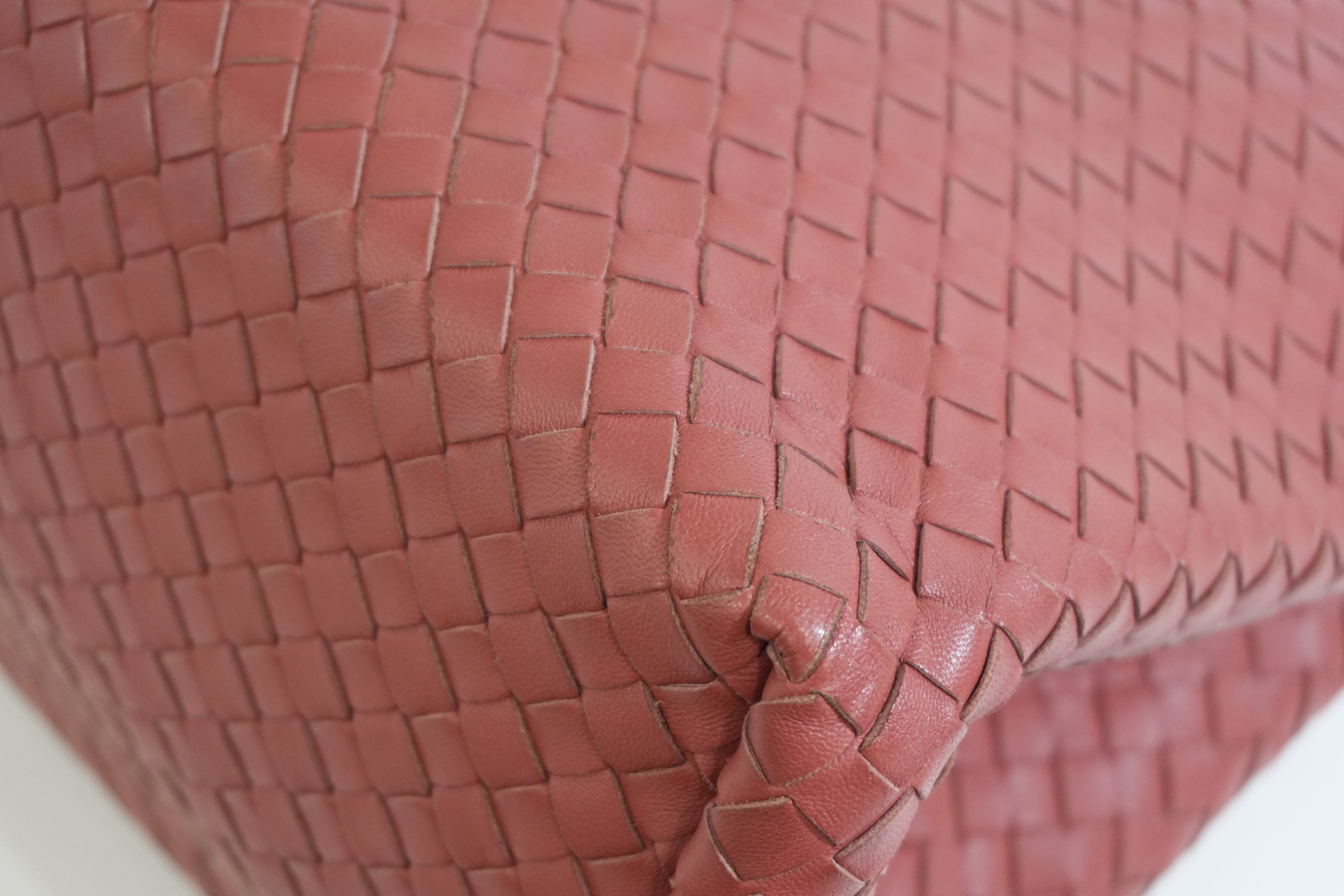 Pre-owned Bottega Intreciatto Shoulder Bag Pink