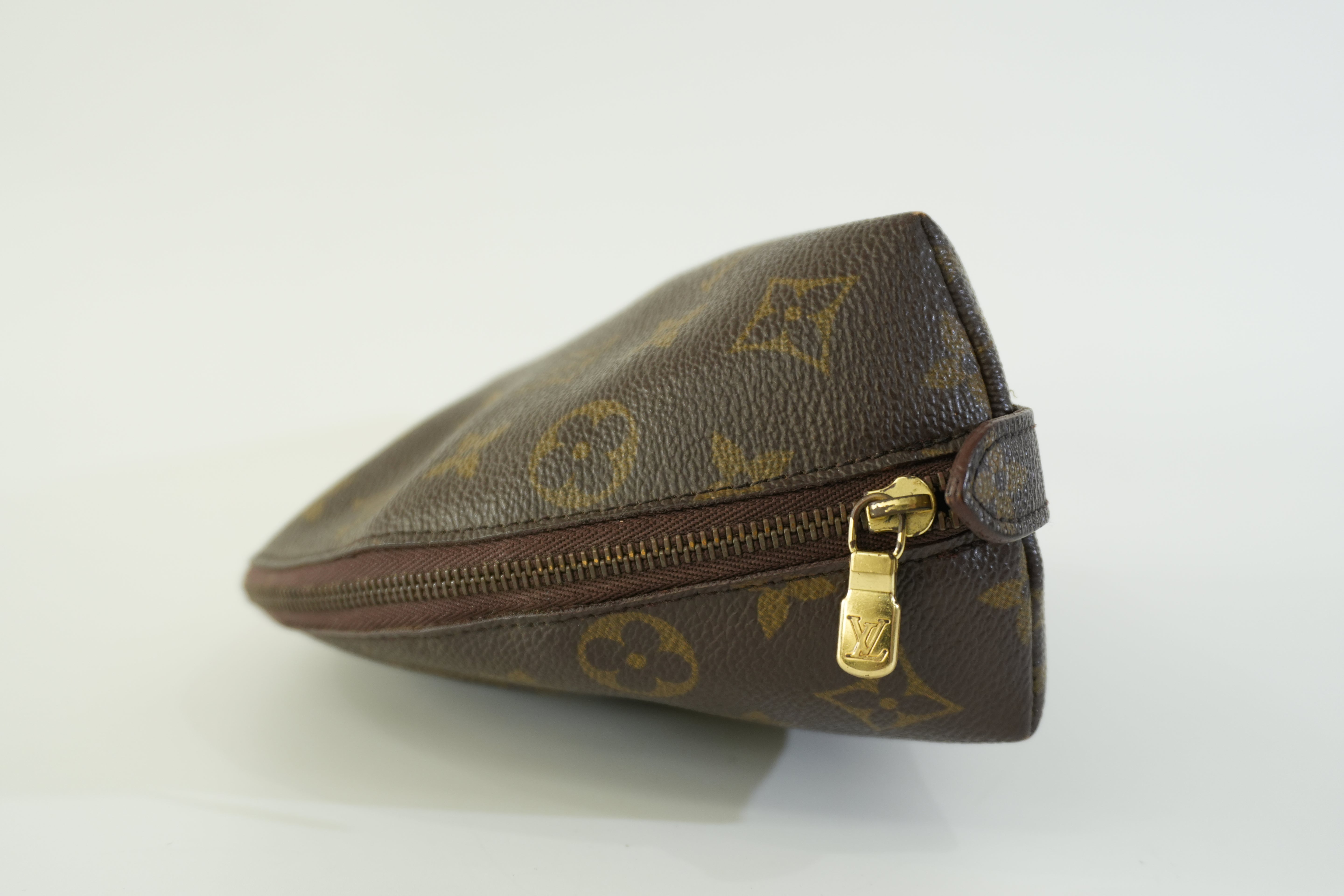 Pre-owned Louis Vuitton Monogram Demi Ronde Pouch