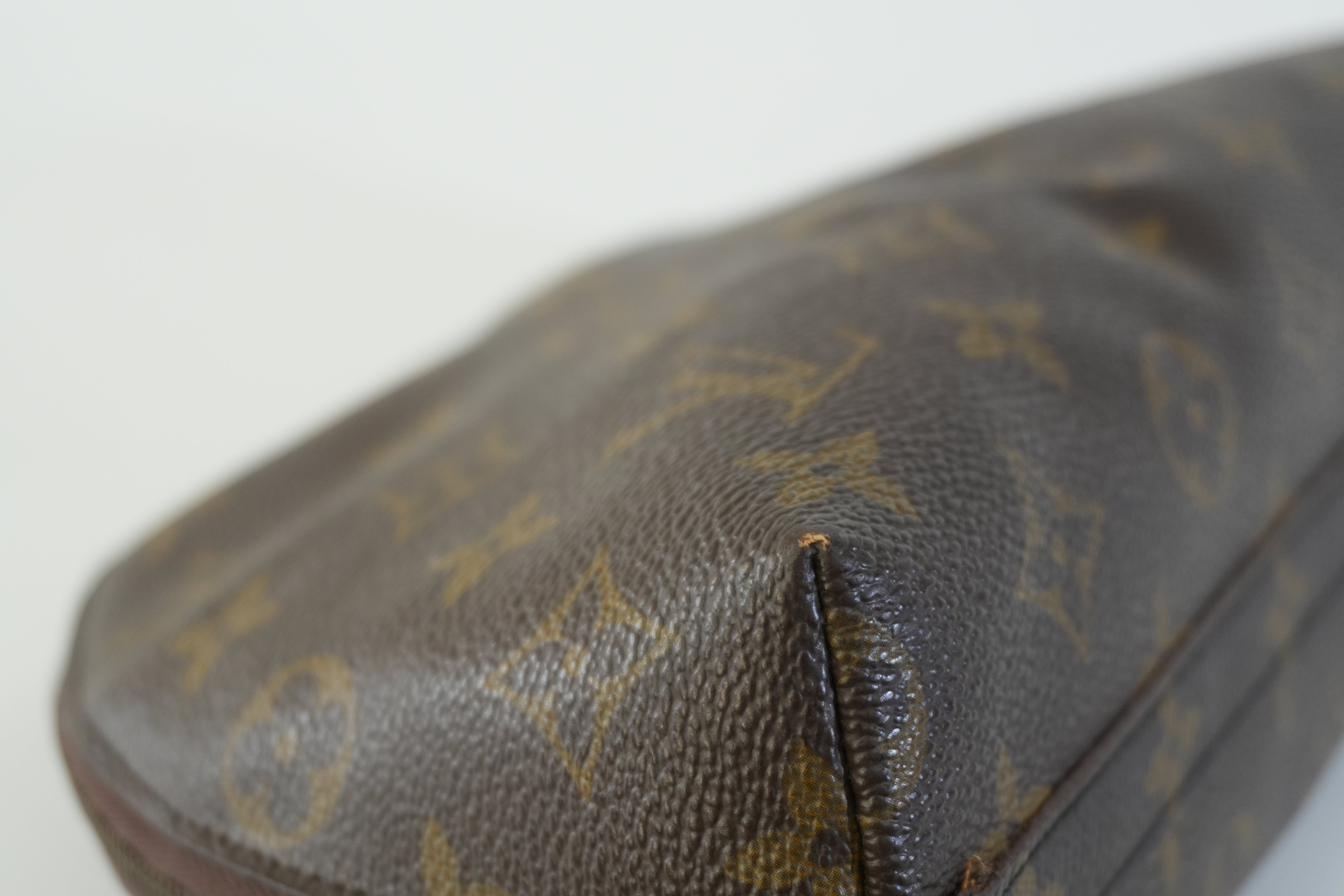 Pre-owned Louis Vuitton Monogram Demi Ronde Pouch