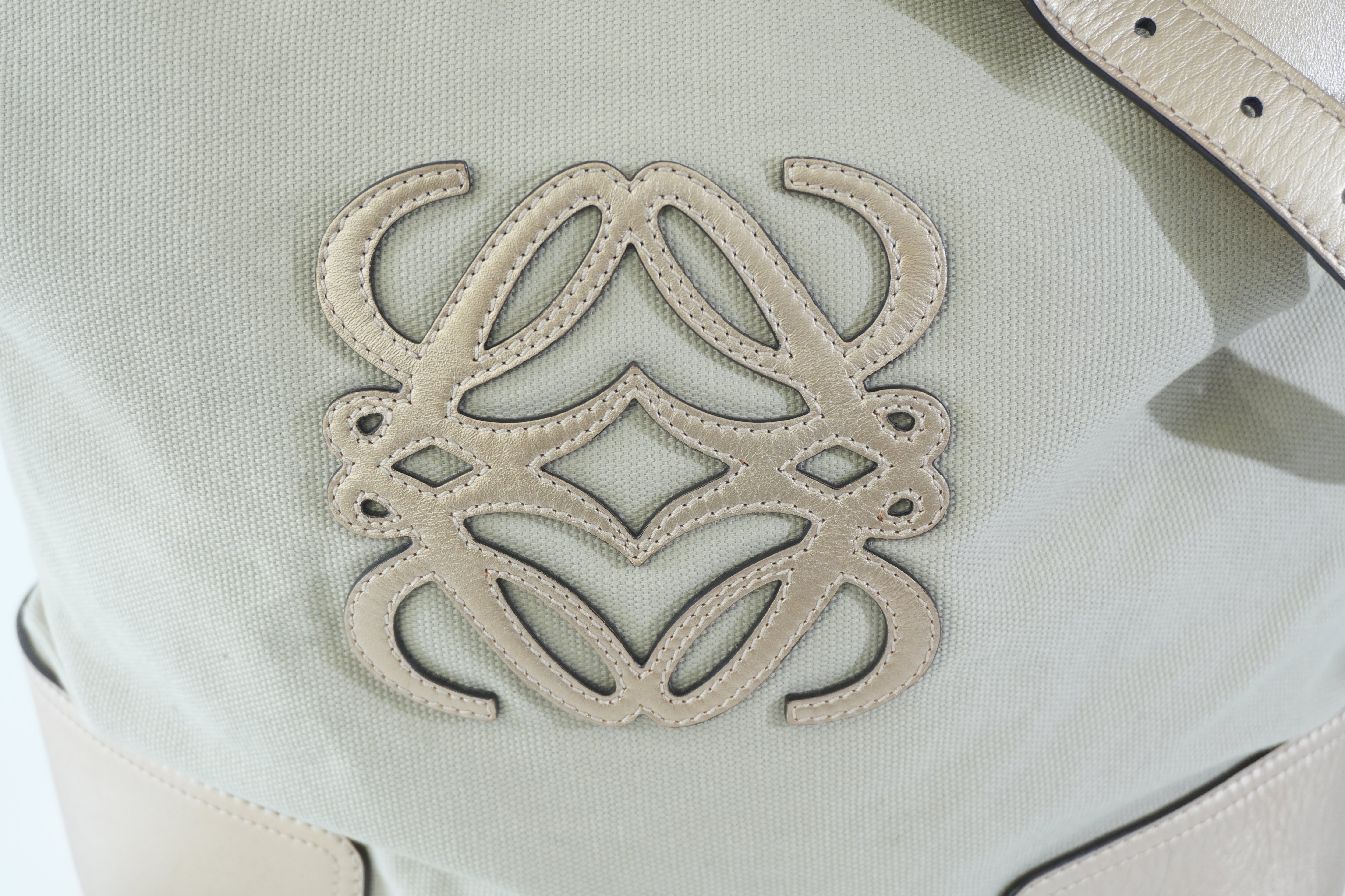 Pre-owned Loewe Analog Metallic Tote Bag Gold