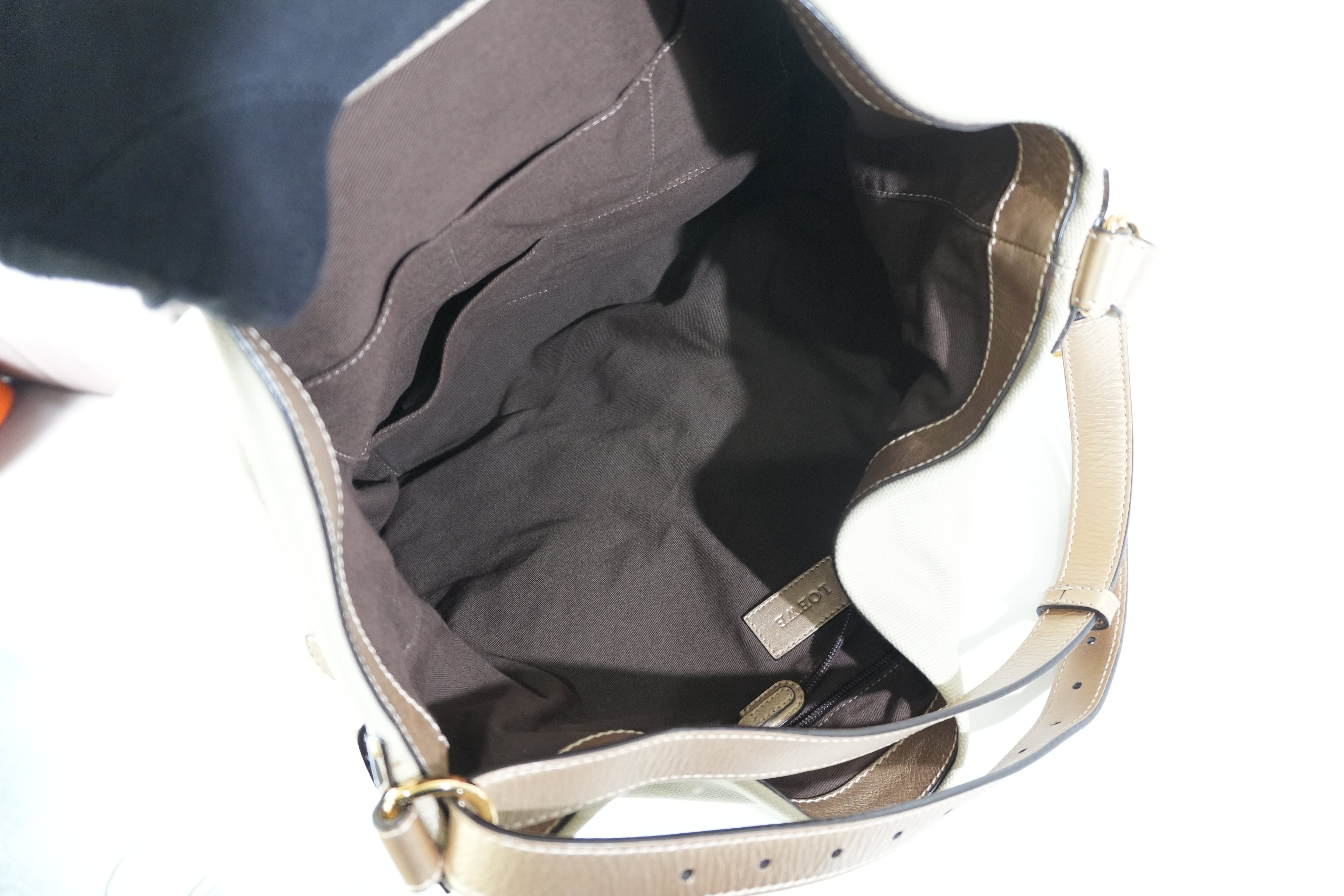 Pre-owned Loewe Analog Metallic Tote Bag Gold