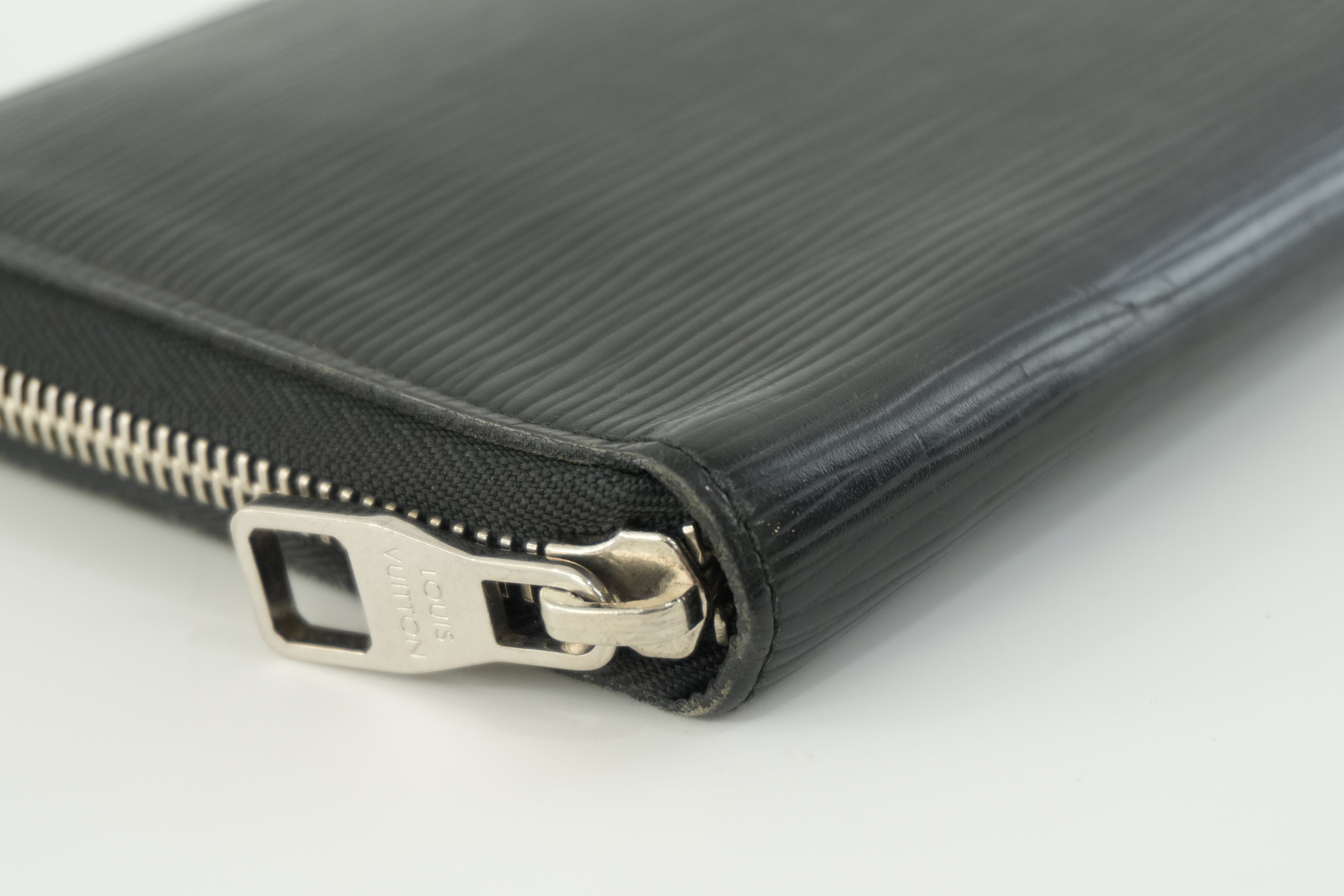 Louis Vuitton Epi Zippy Organizer Wallet Black Used