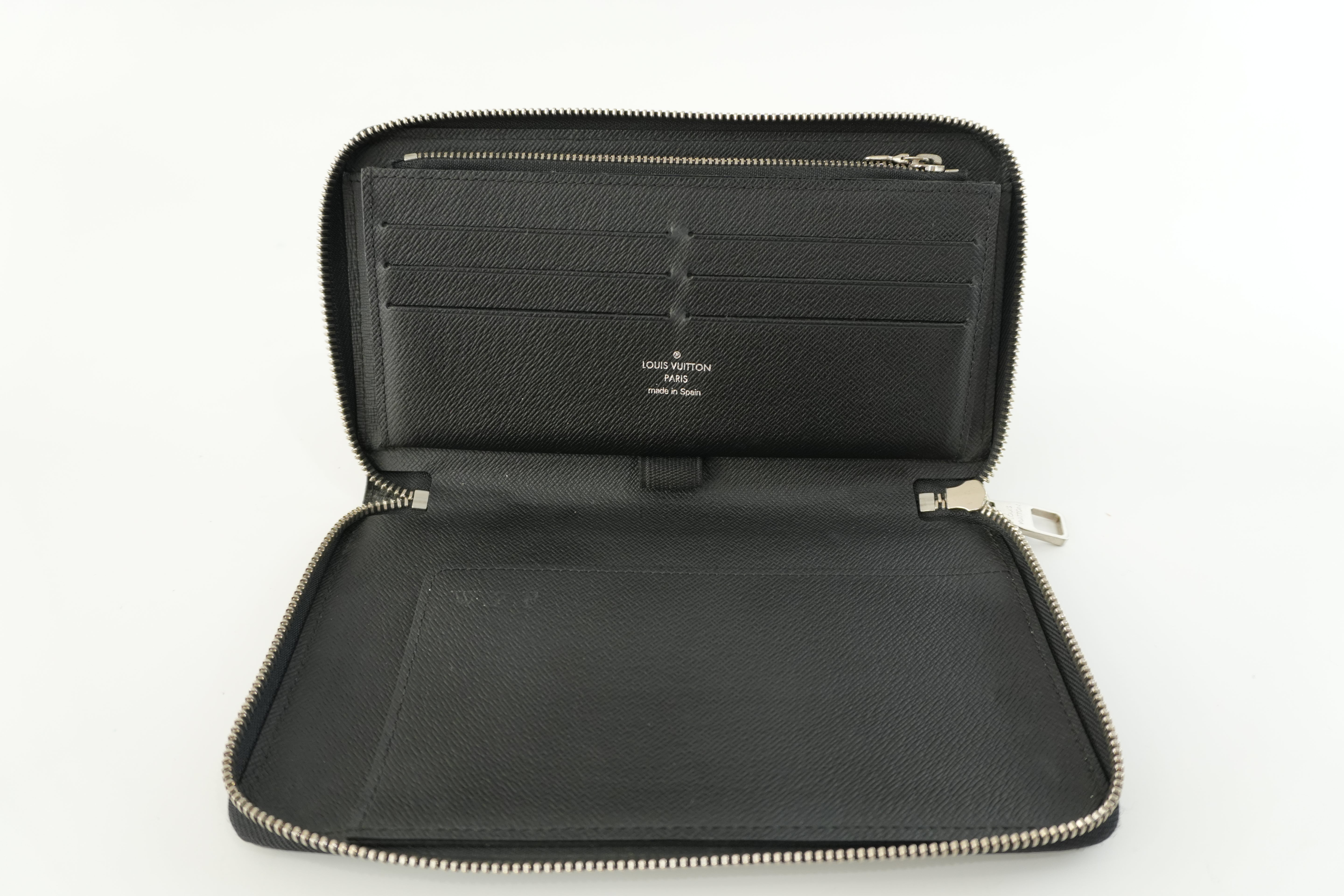 Louis Vuitton Epi Zippy Organizer Wallet Black Used