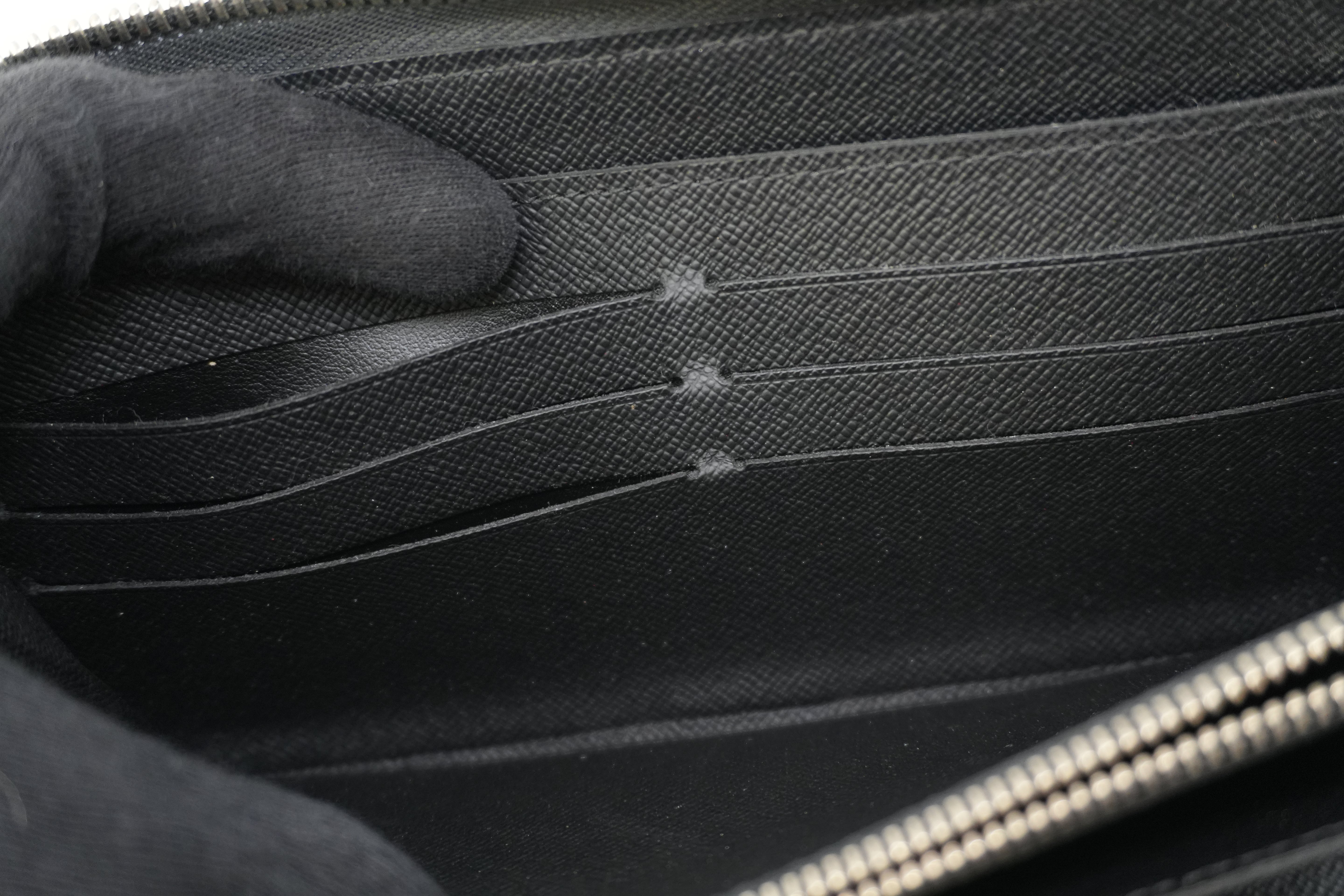 Louis Vuitton Epi Zippy Organizer Wallet Black Used