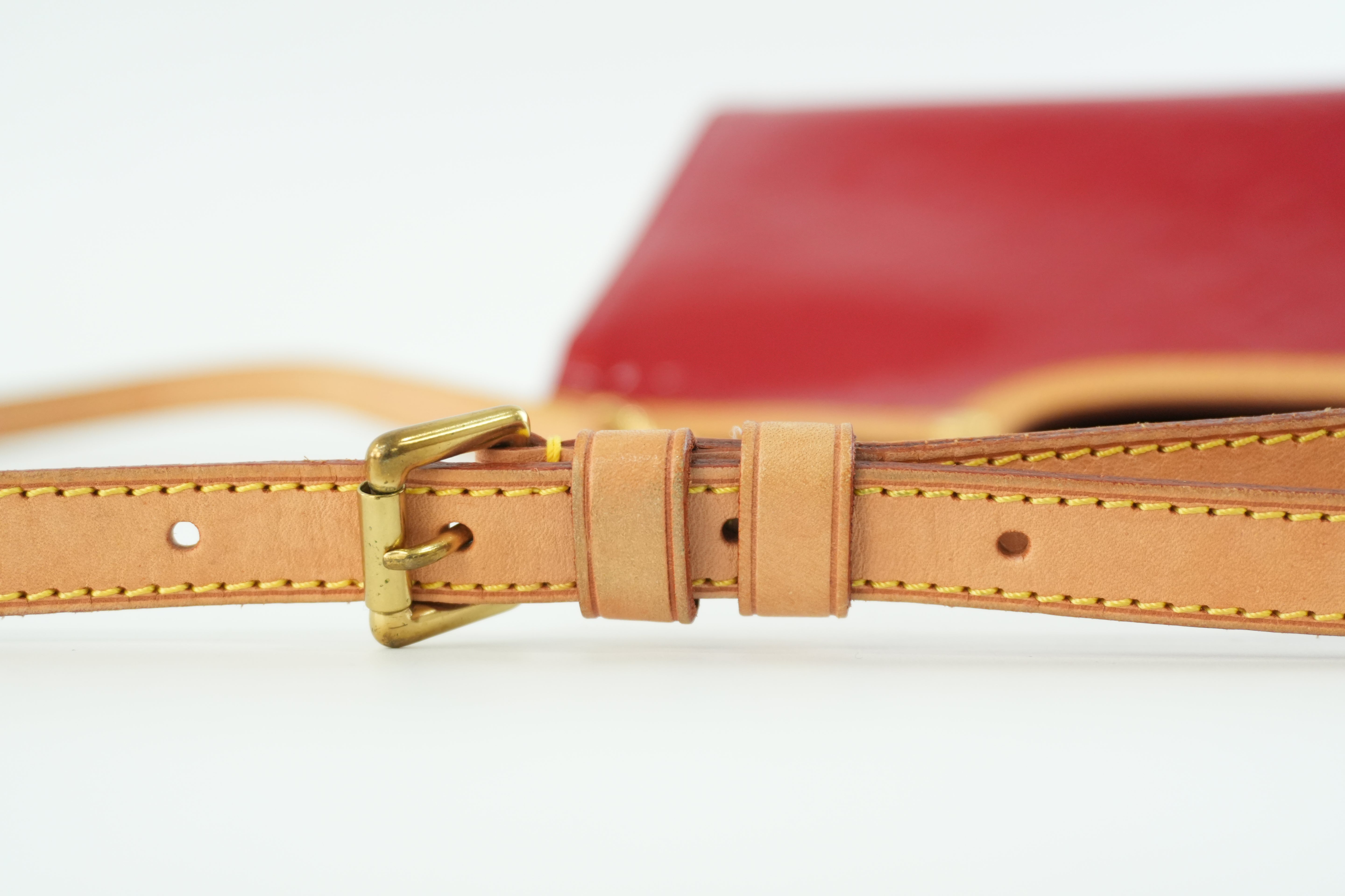 Louis Vuitton Vernis Roxbury Drive Red Used