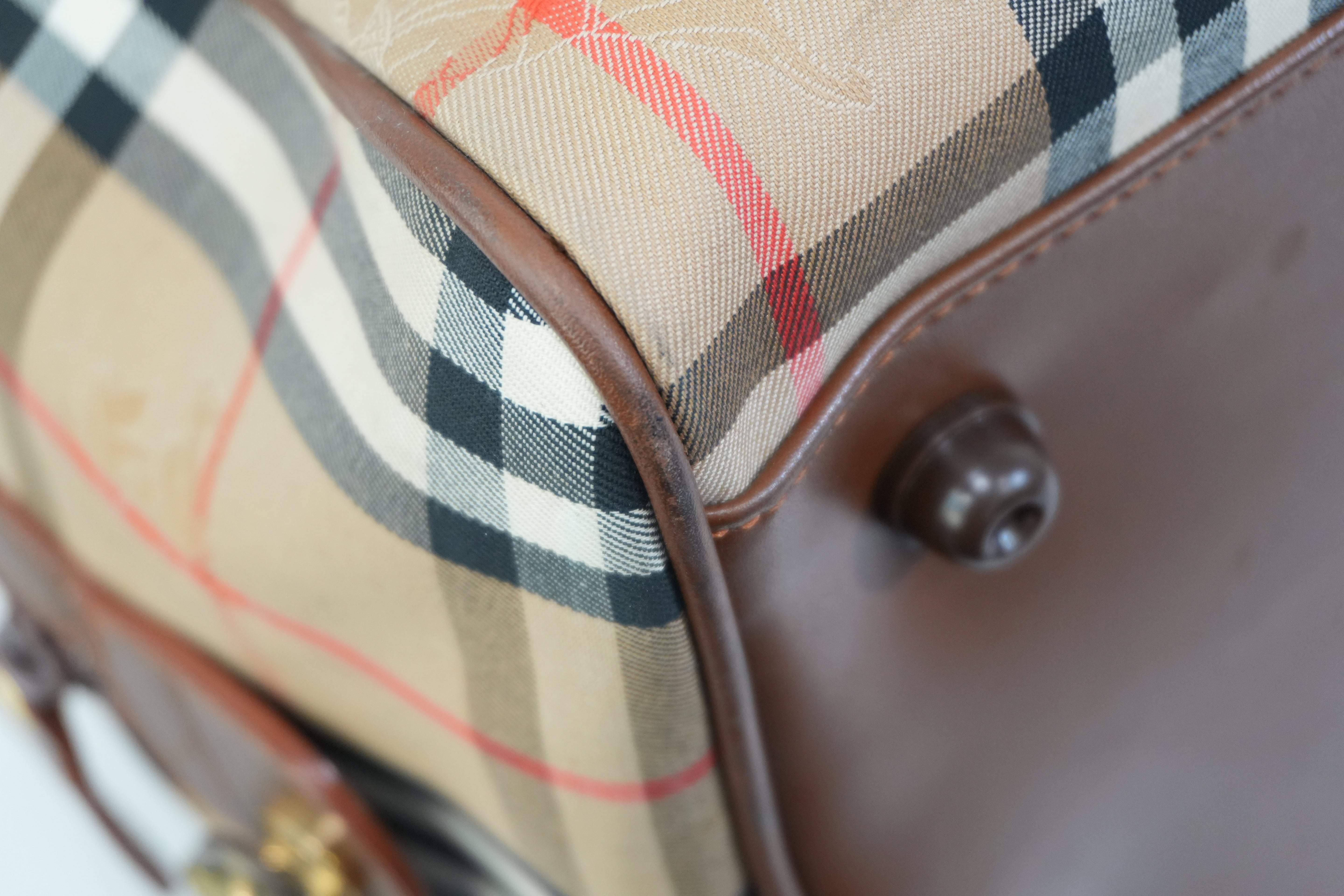 Pre-owned Burberry Haymarket Boston Bag Size 40