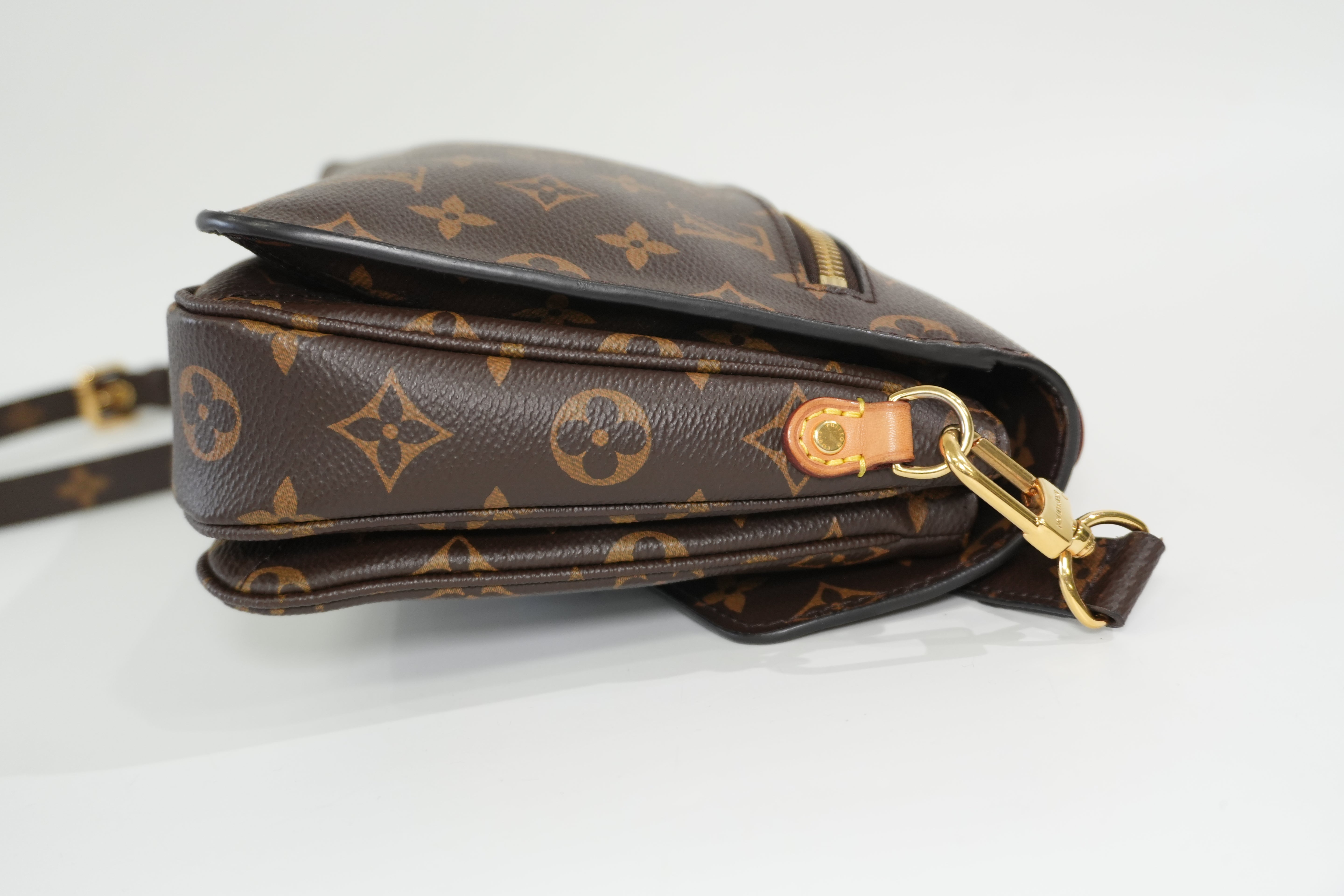 Pre-owned Louis Vuitton Monogram Pochette Metis Shoulder Bag