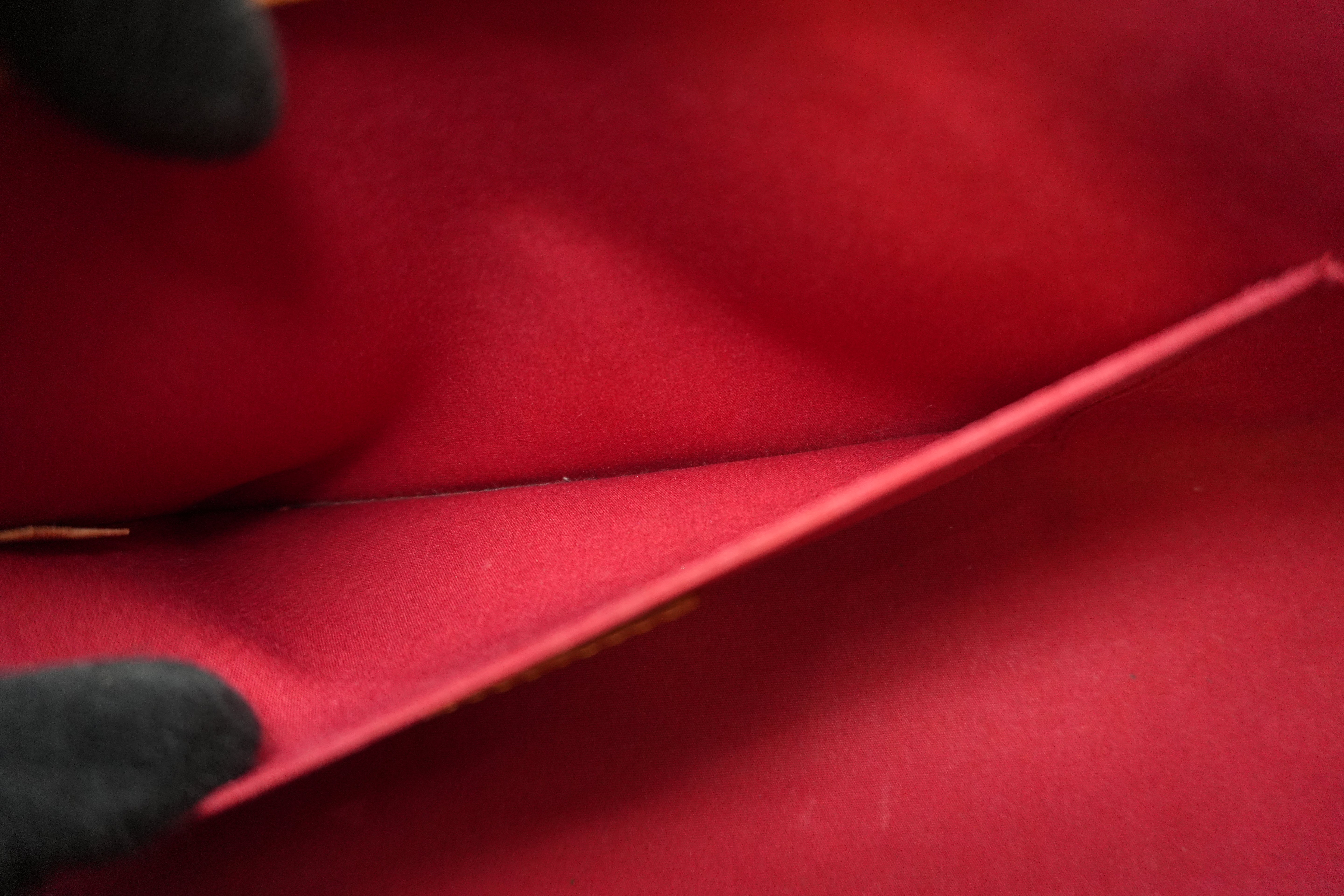 Louis Vuitton Vernis Roxbury Drive Red Used