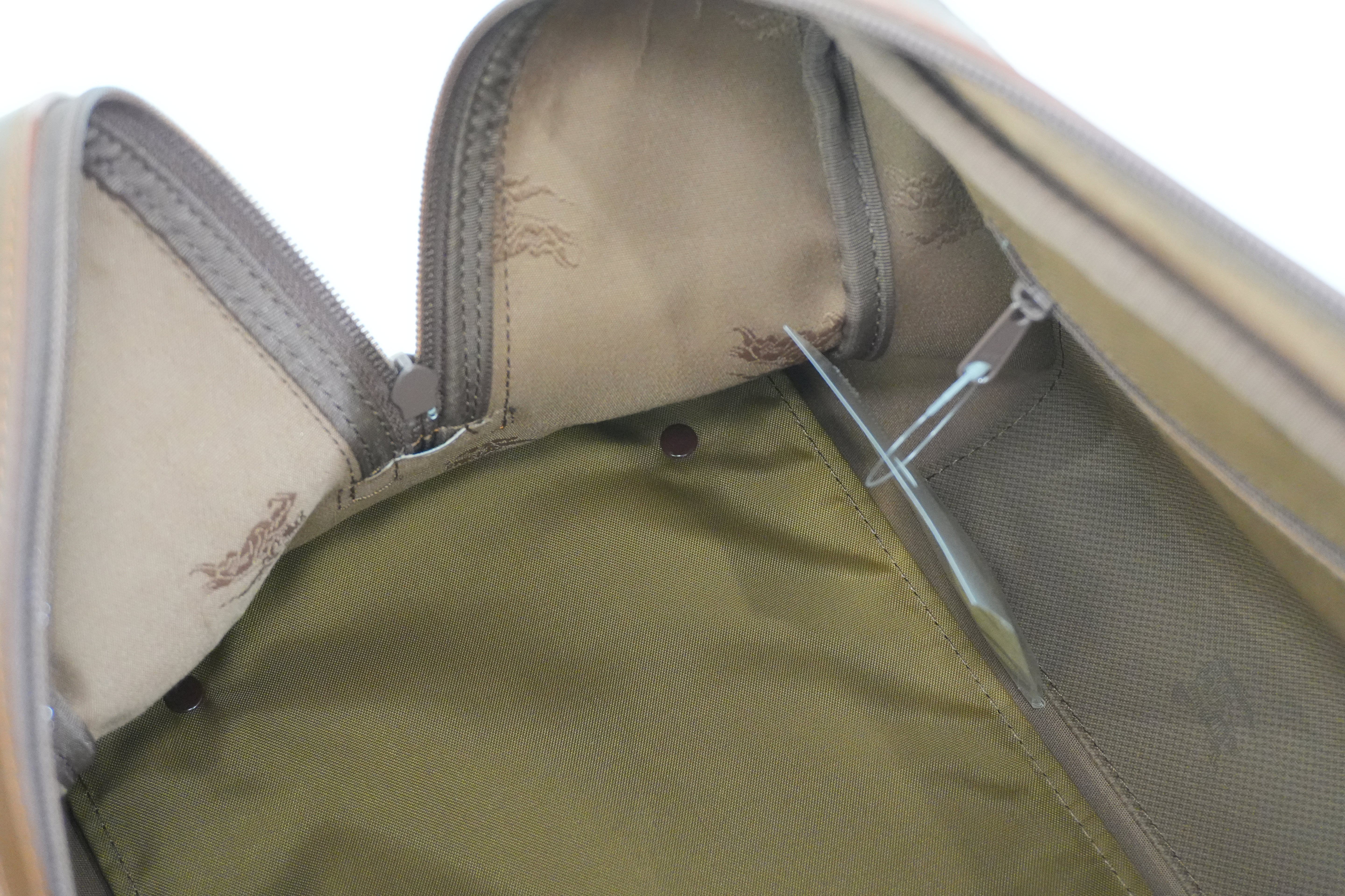 Pre-owned Burberry Haymarket Boston Bag Size 40