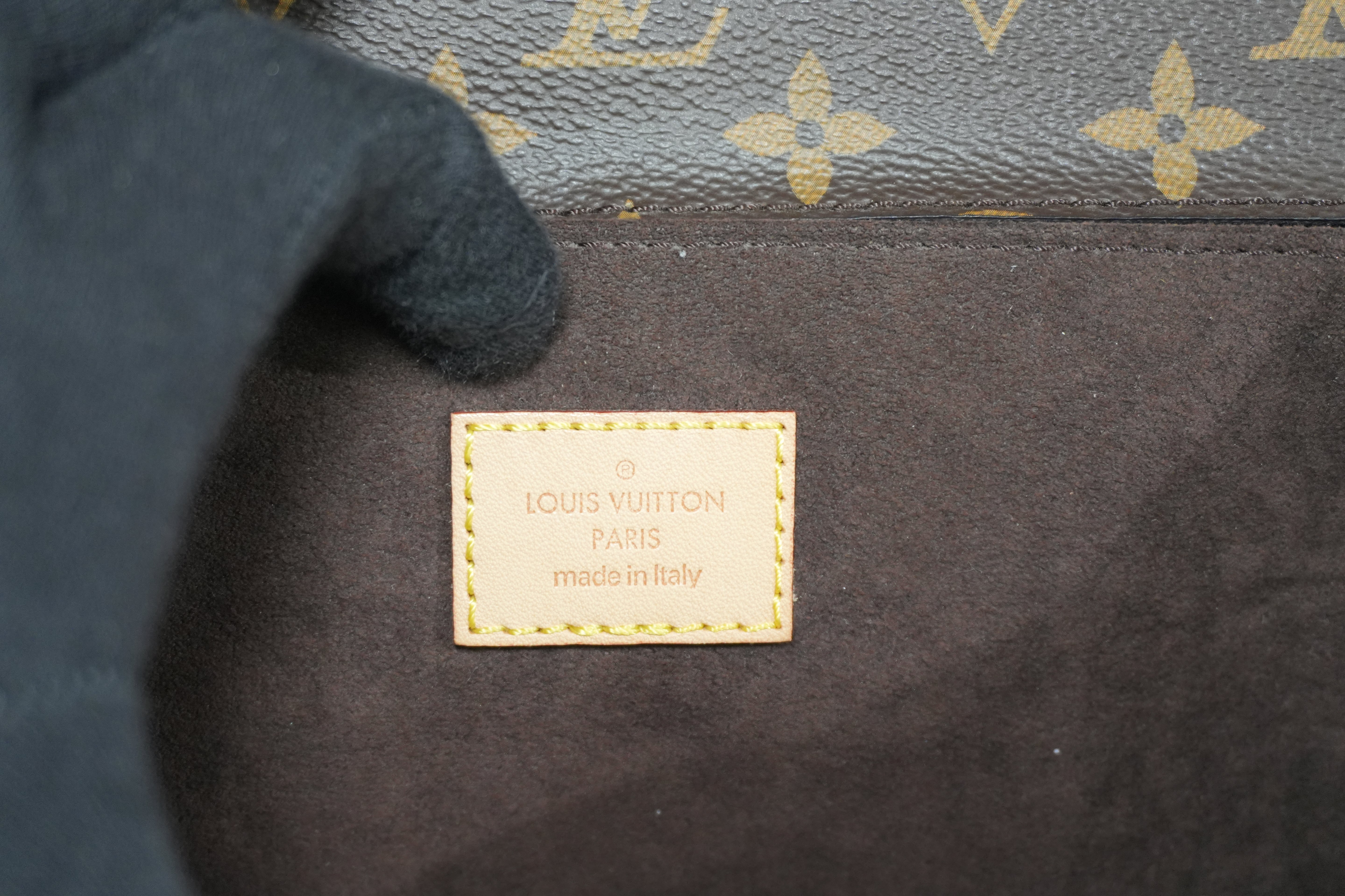 Pre-owned Louis Vuitton Monogram Pochette Metis Shoulder Bag