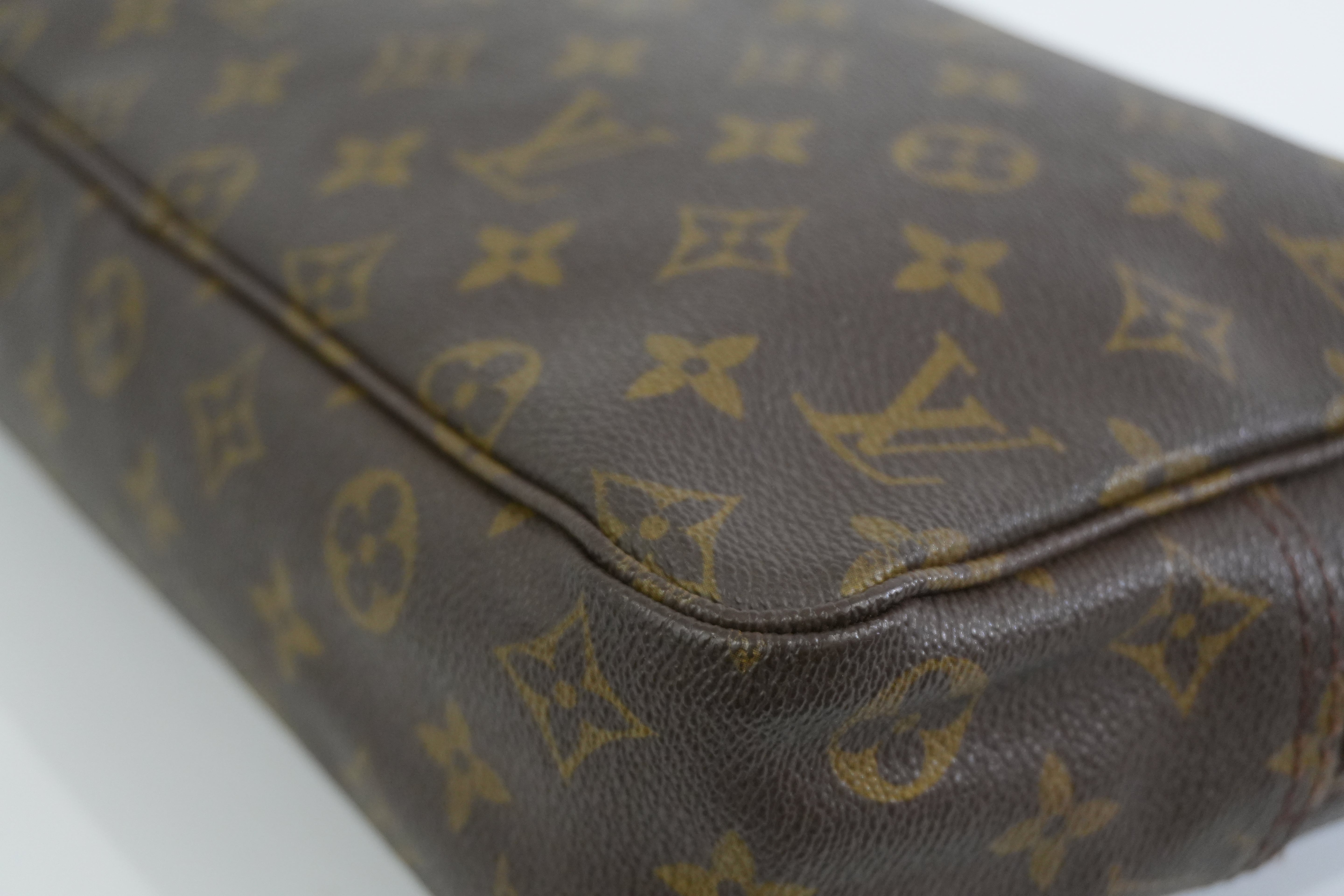 Pre-owned Louis Vuitton Monogram Trousse 28 Pouch