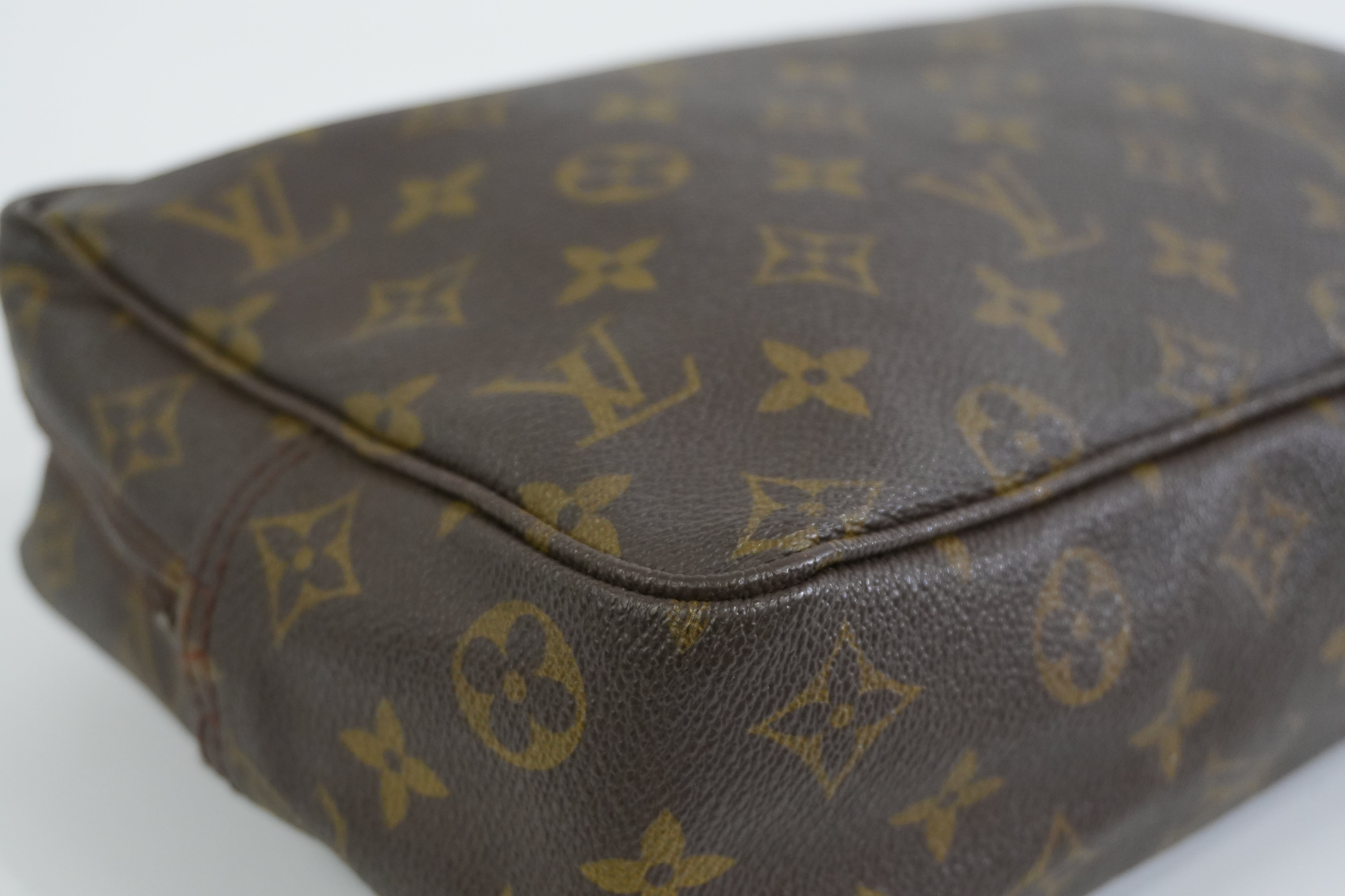 Pre-owned Louis Vuitton Monogram Trousse 28 Pouch