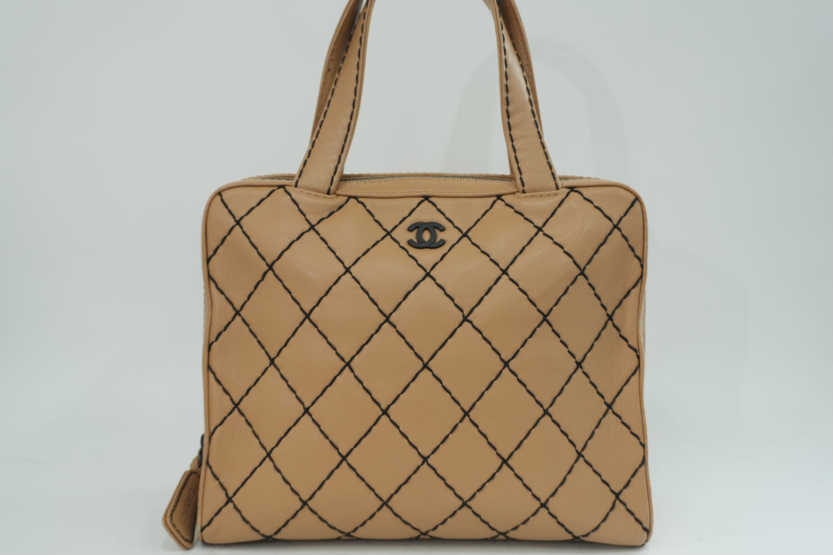 Pre-Owned Chanel Wild Stitch Handbag Beige