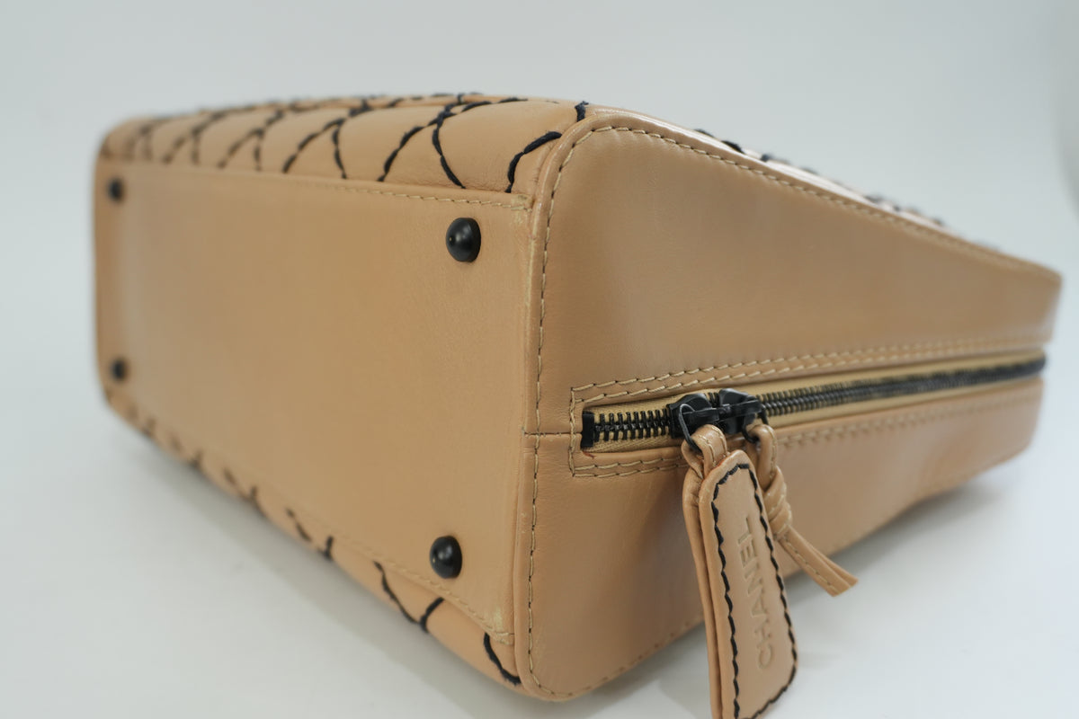 Pre-Owned Chanel Wild Stitch Handbag Beige