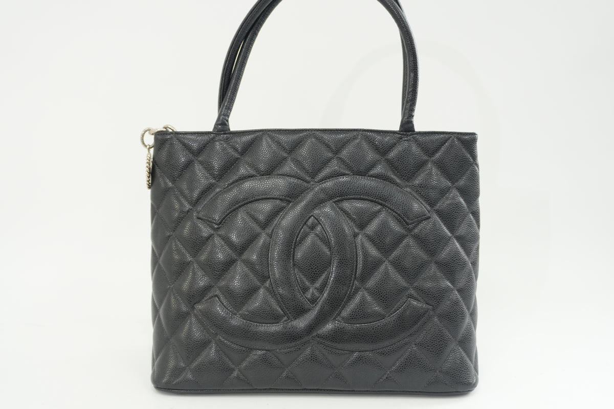 Pre-Owned Chanel Caviar Skin Medallion Tote Bag Black