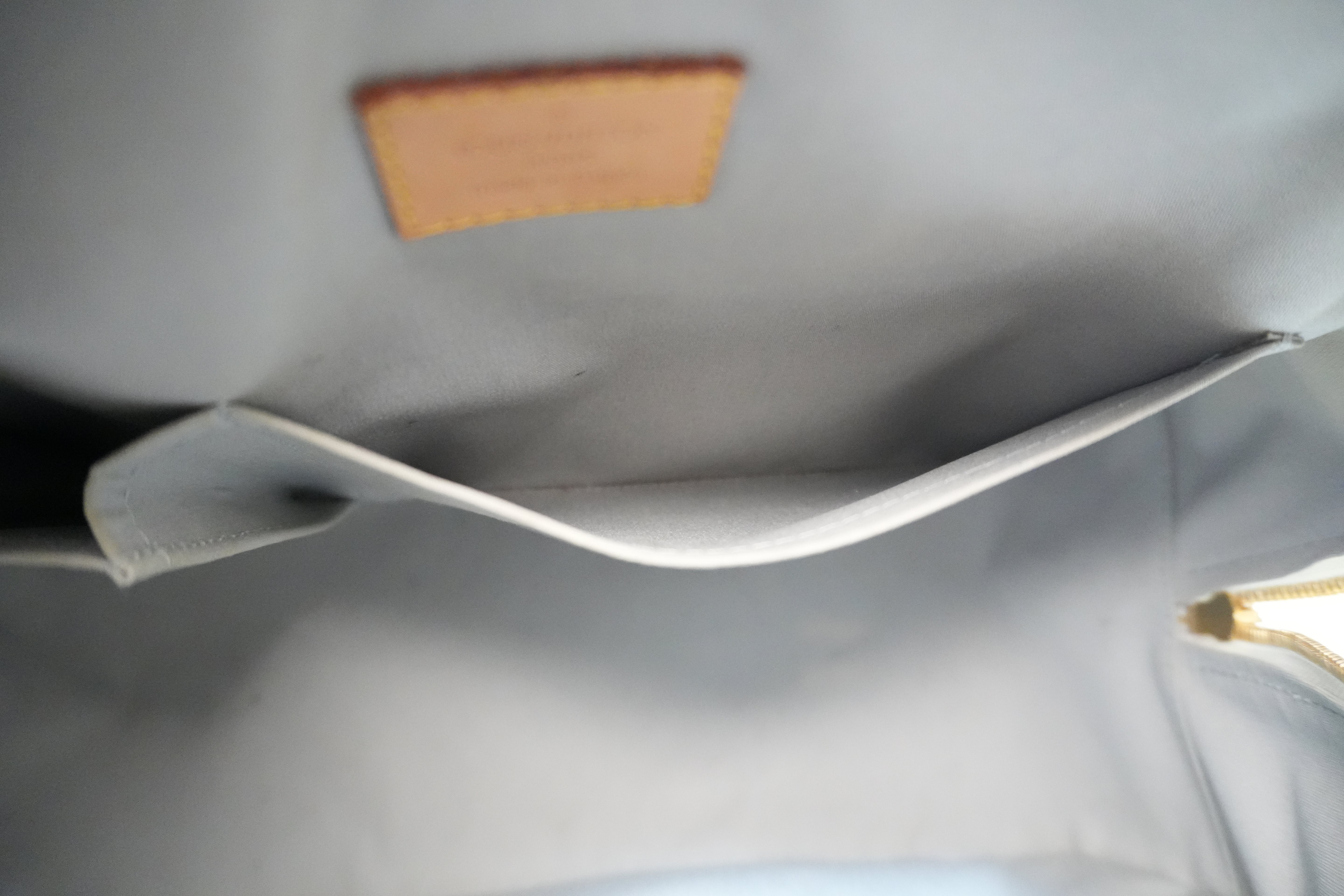 Louis Vuitton Vernis Summit Drive Handbag Yellow Used