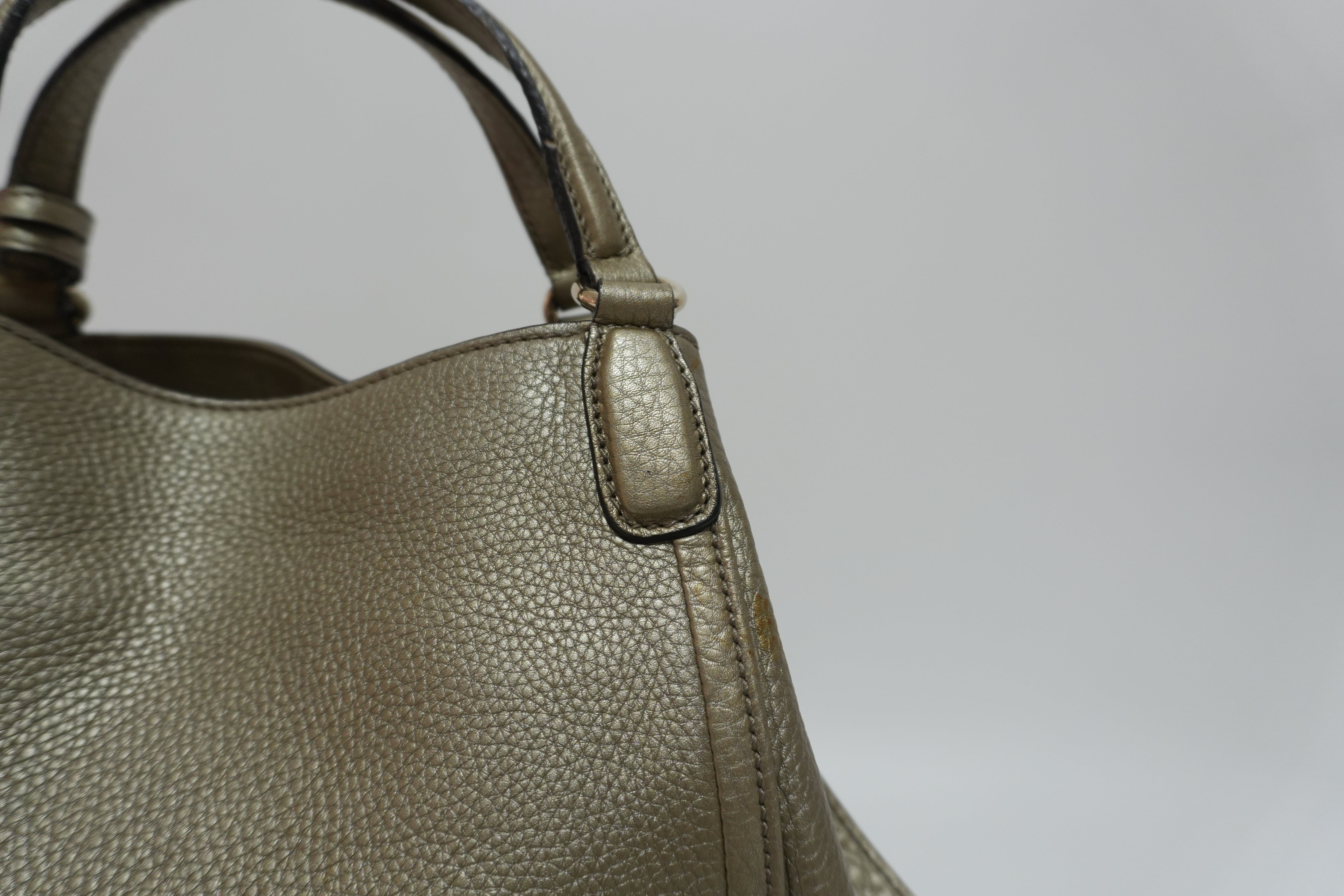 グッチ ソーホー メタリック 2way ショルダーバッグ シルバー 中古