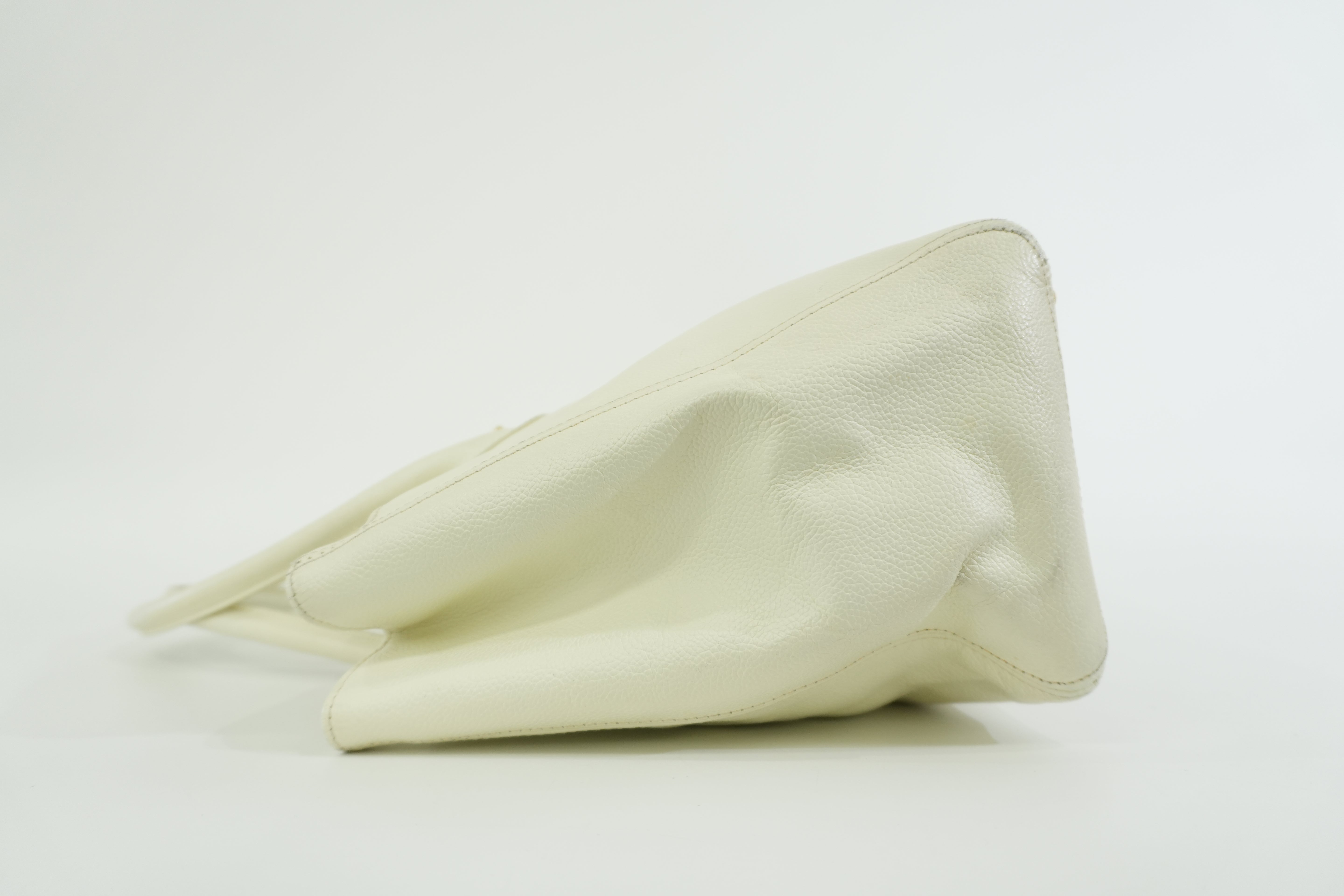 Pre-owned Chanel Caviar Skin Tote Bag White