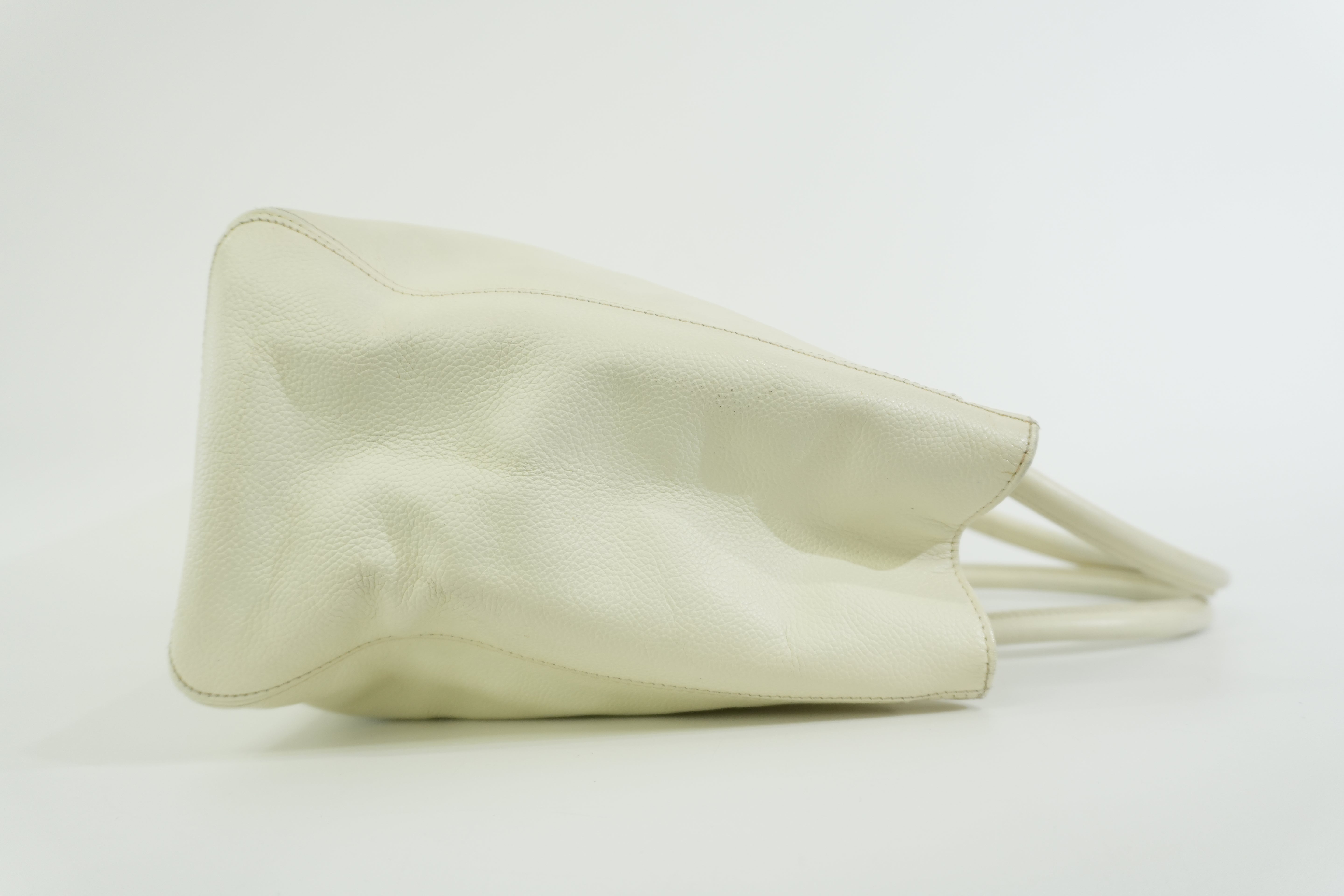 Pre-owned Chanel Caviar Skin Tote Bag White