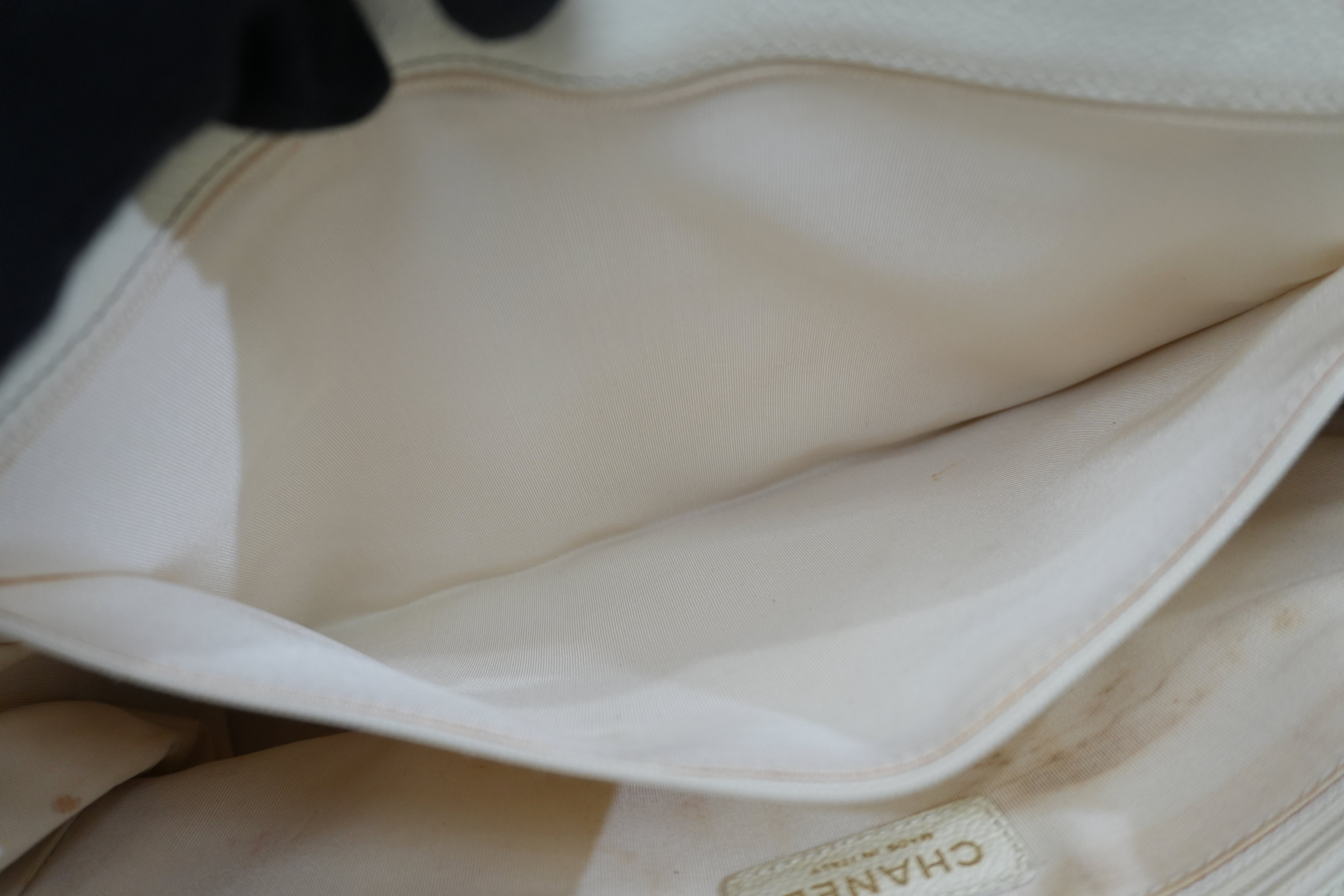 Pre-owned Chanel Caviar Skin Tote Bag White