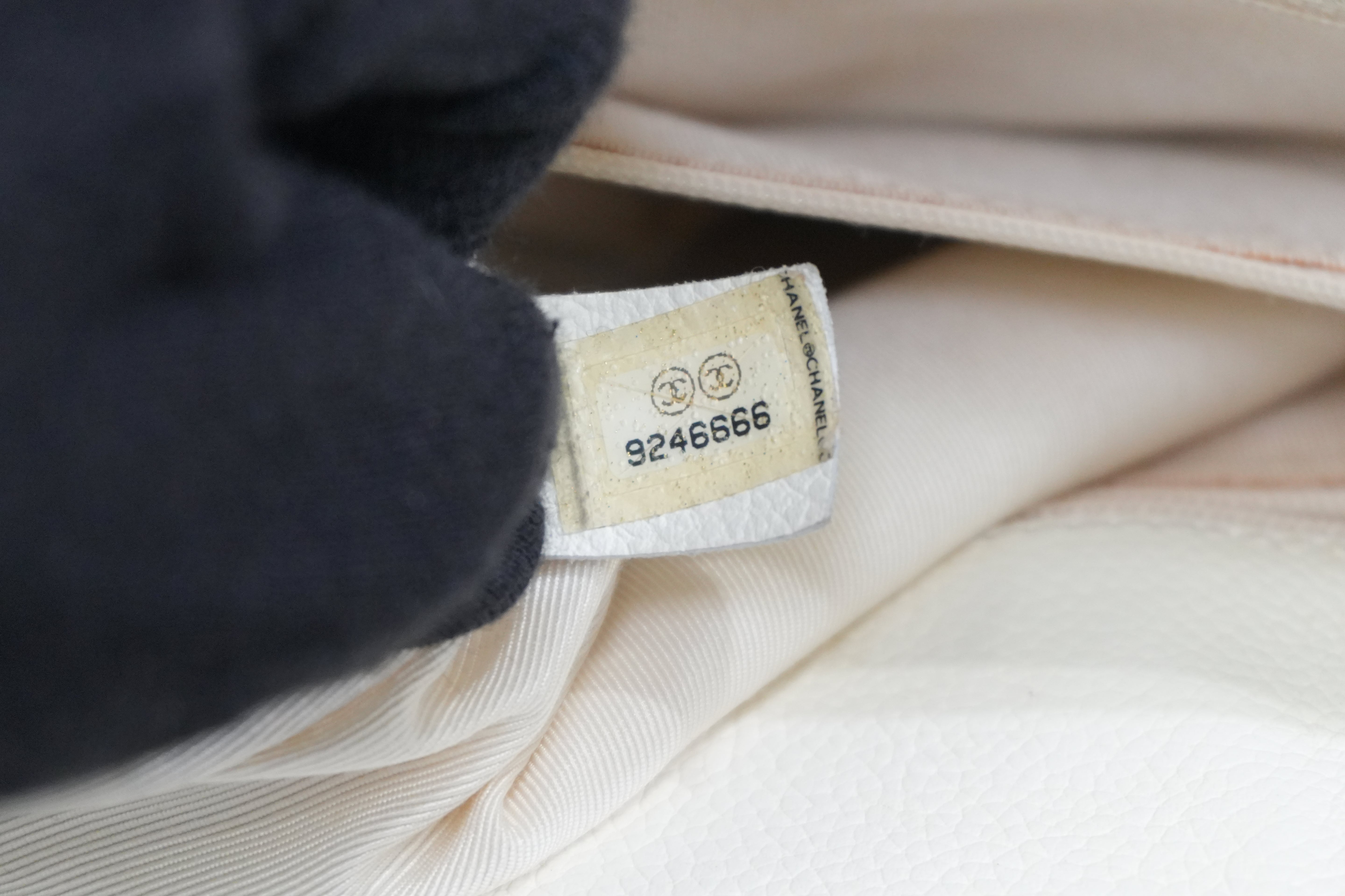 Pre-owned Chanel Caviar Skin Tote Bag White