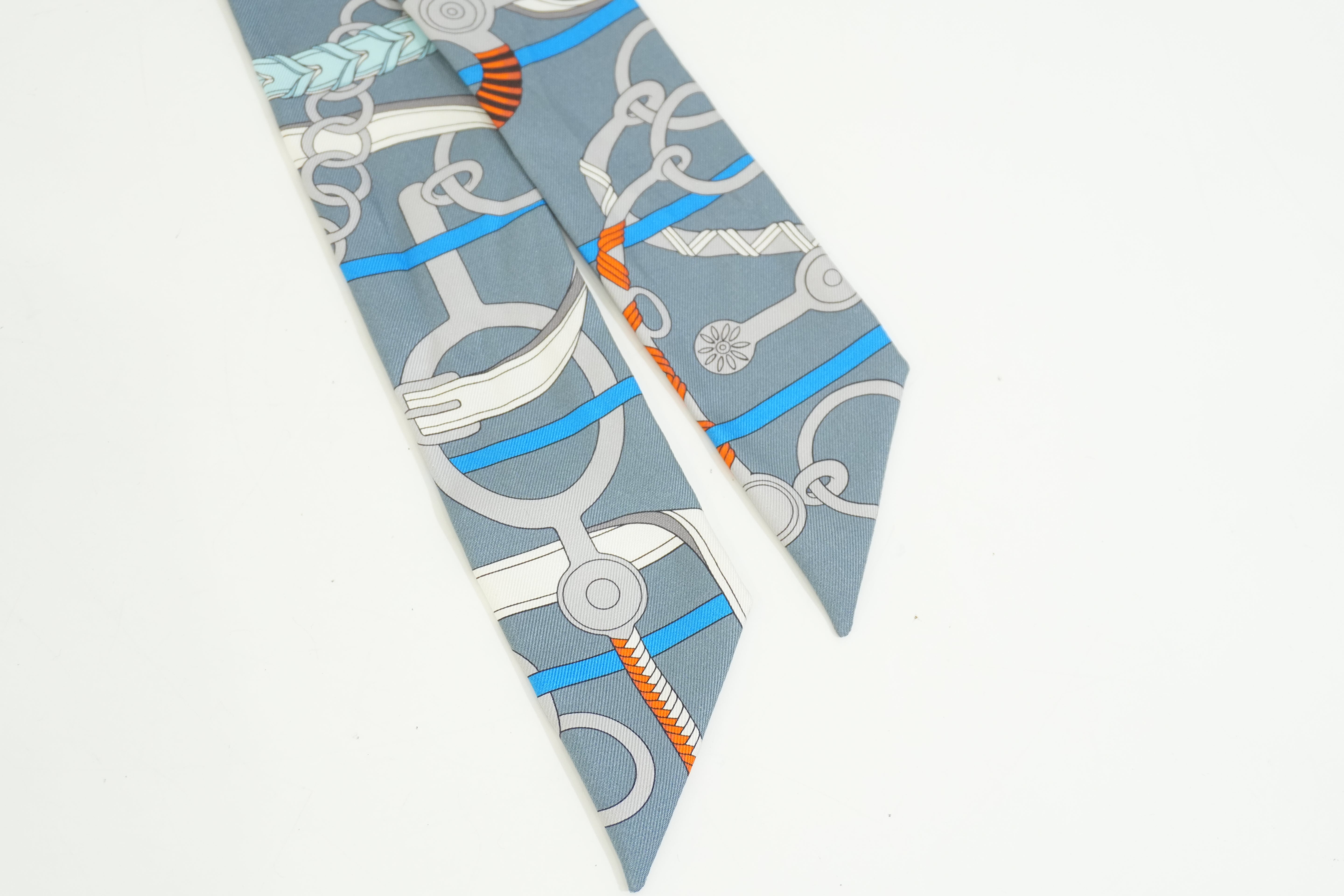 Pre-owned Hermes Silk Twilly Blue