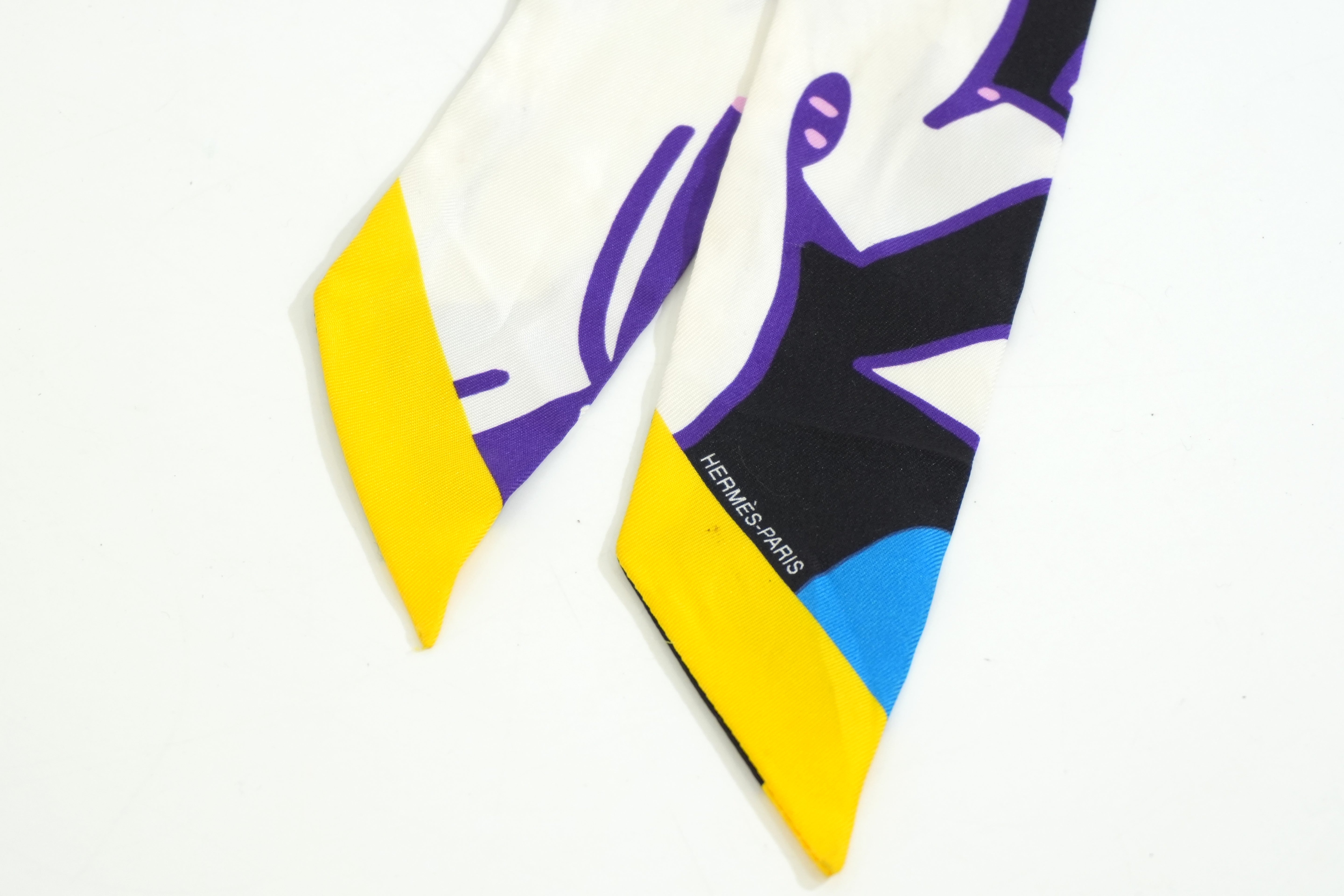 Pre-owned Hermes Silk Twilly Grafitti Multicolor