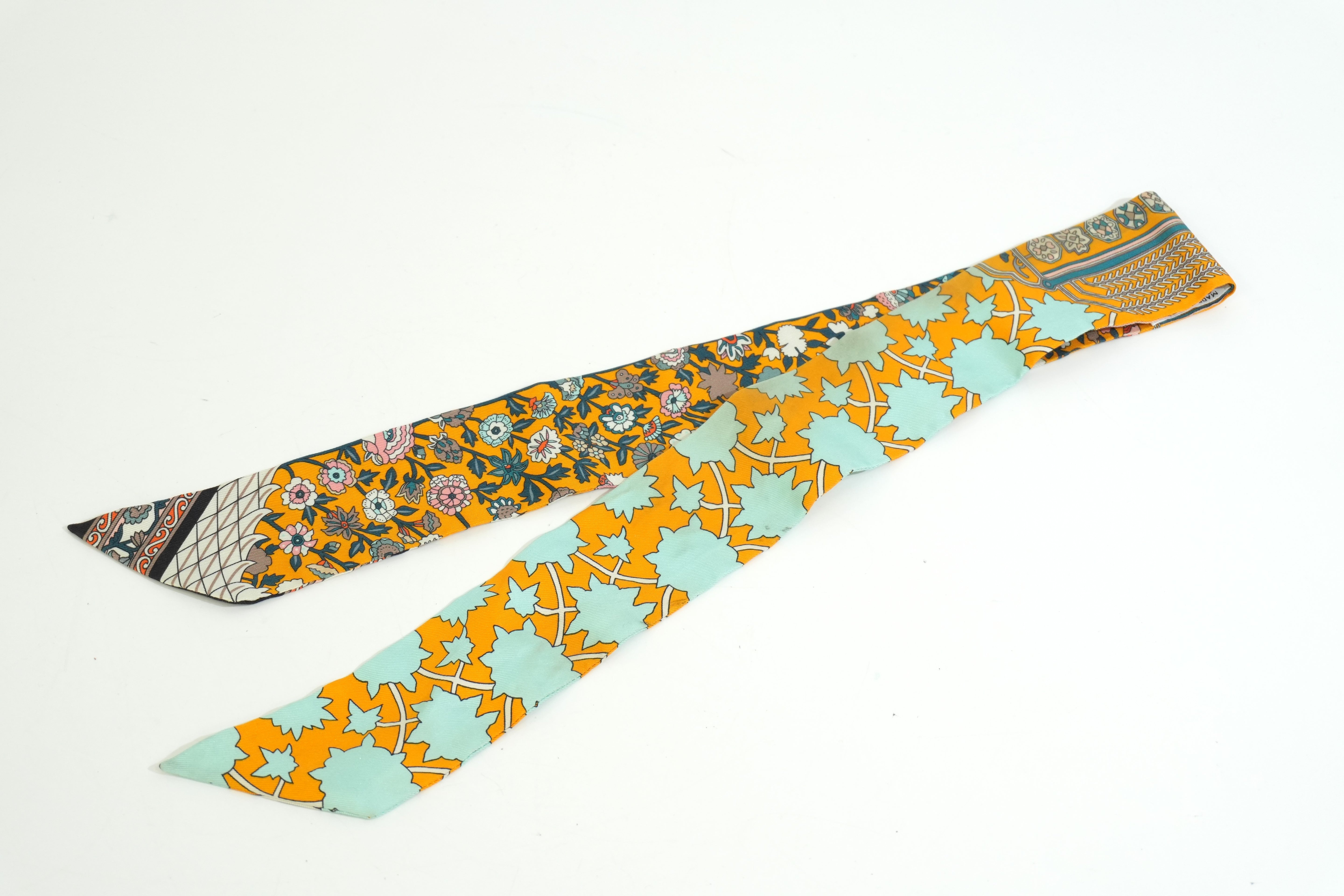 Pre-owned Hermes Silk Twilly Blue and Orange