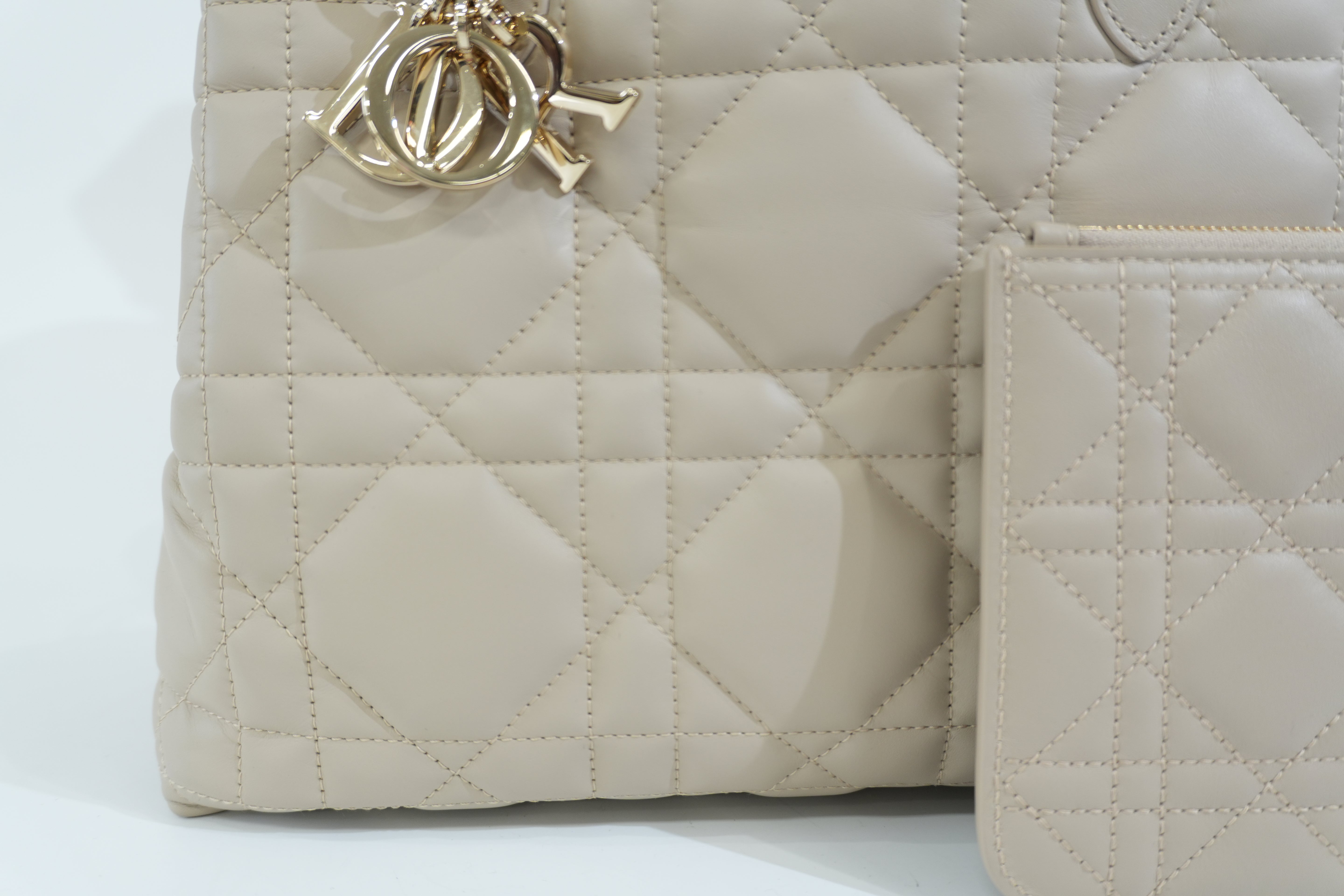 Pre-owned Dior Toujours Handbag Beige