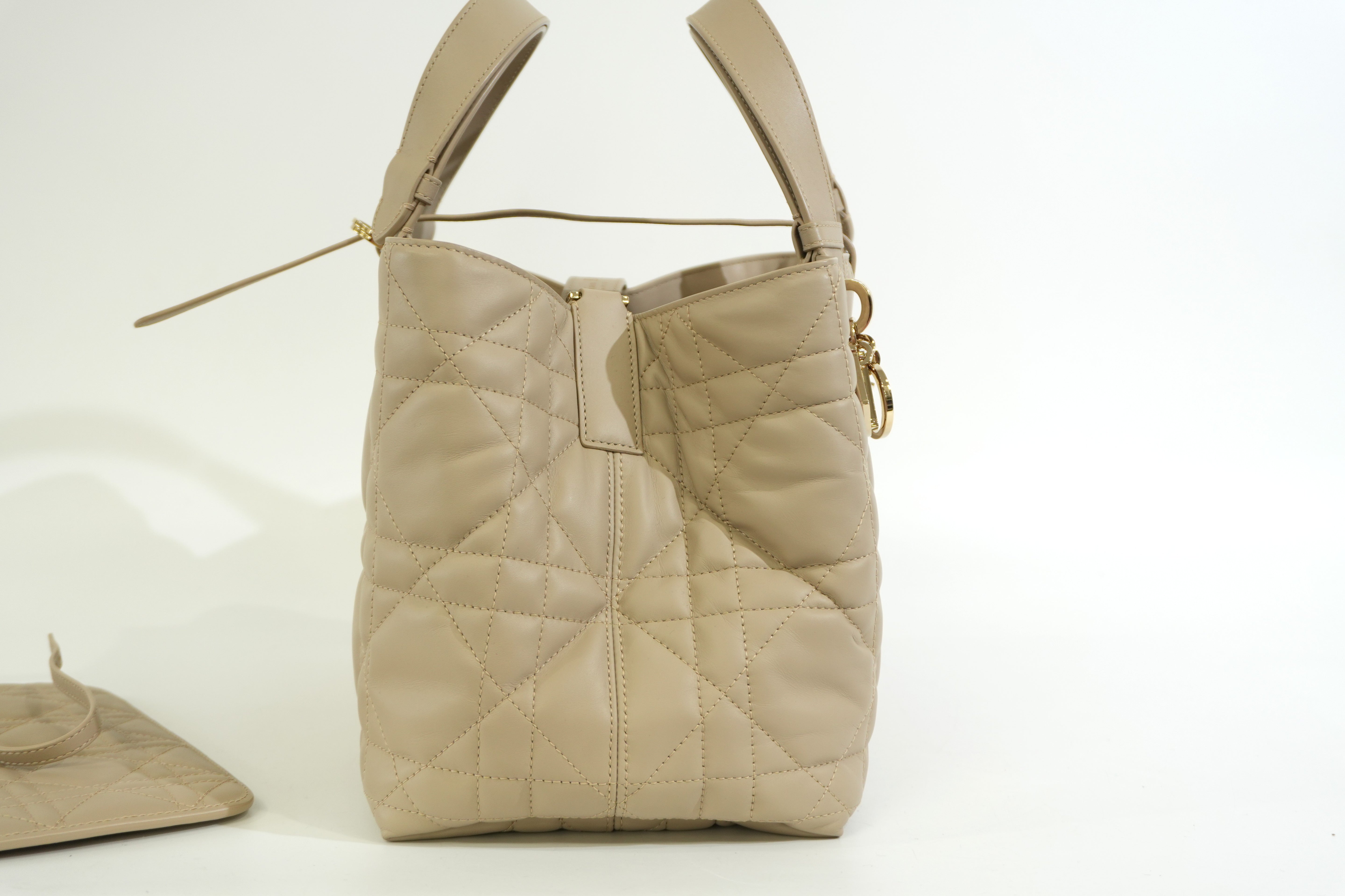 Pre-owned Dior Toujours Handbag Beige