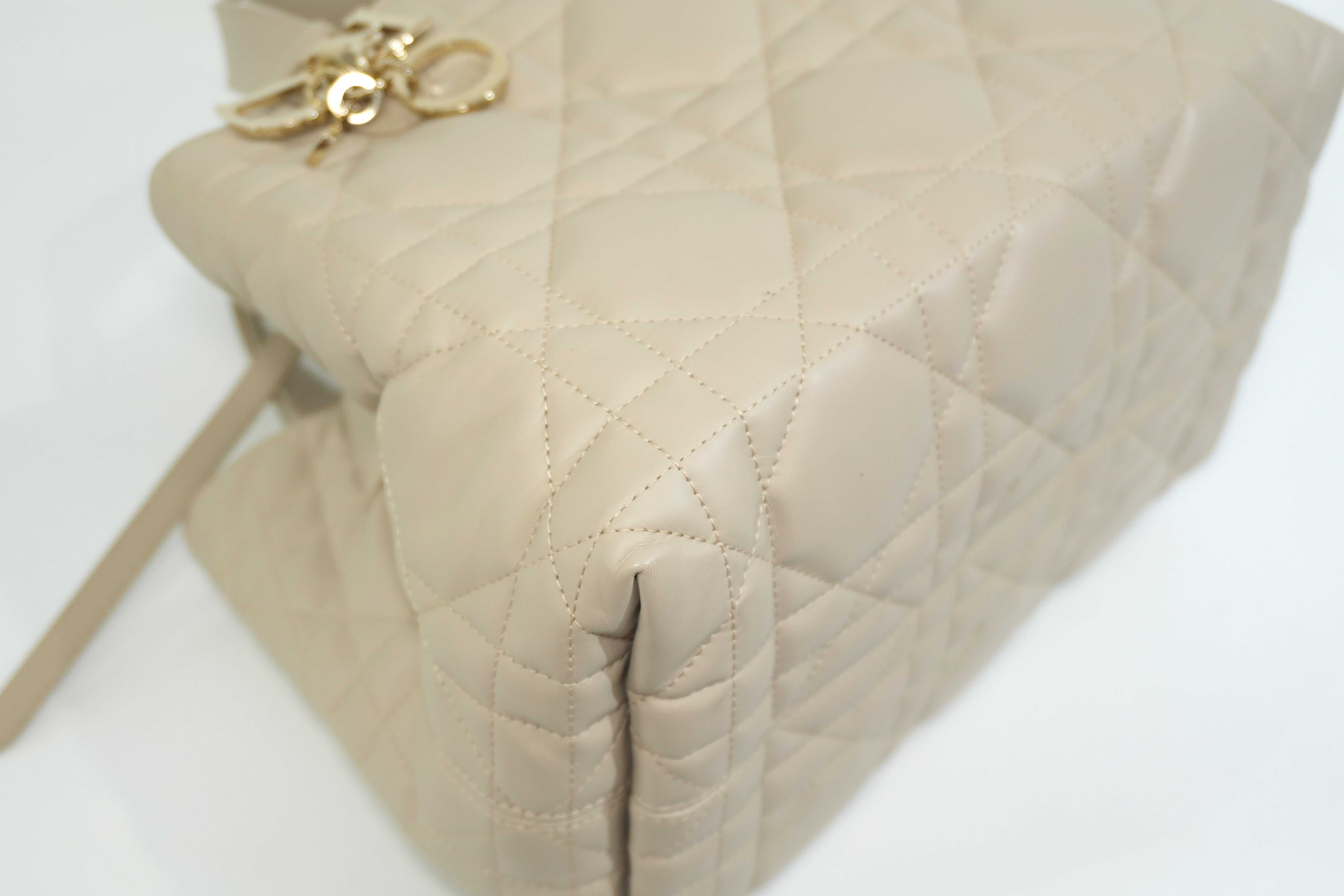 Pre-owned Dior Toujours Handbag Beige