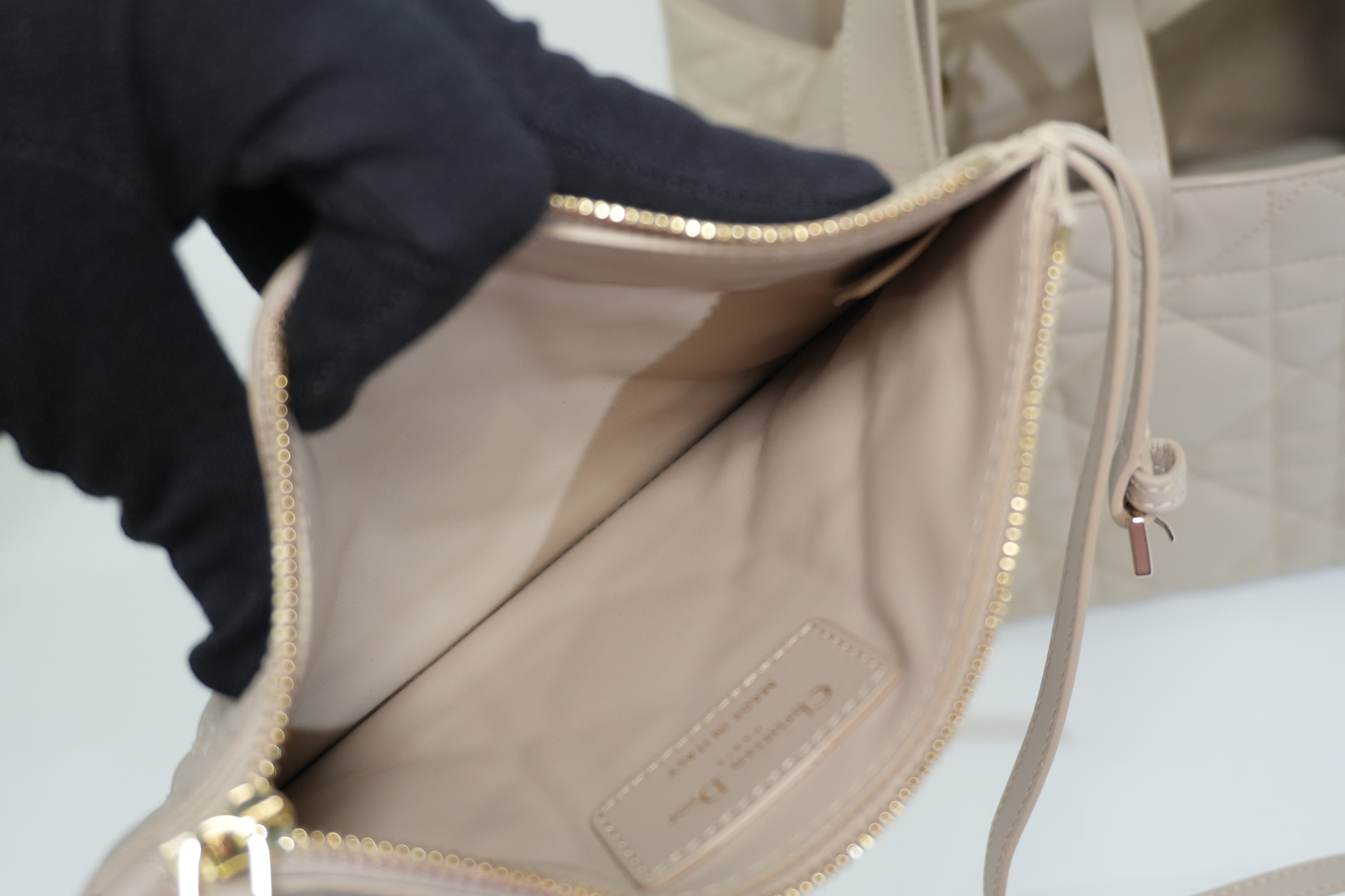 Pre-owned Dior Toujours Handbag Beige