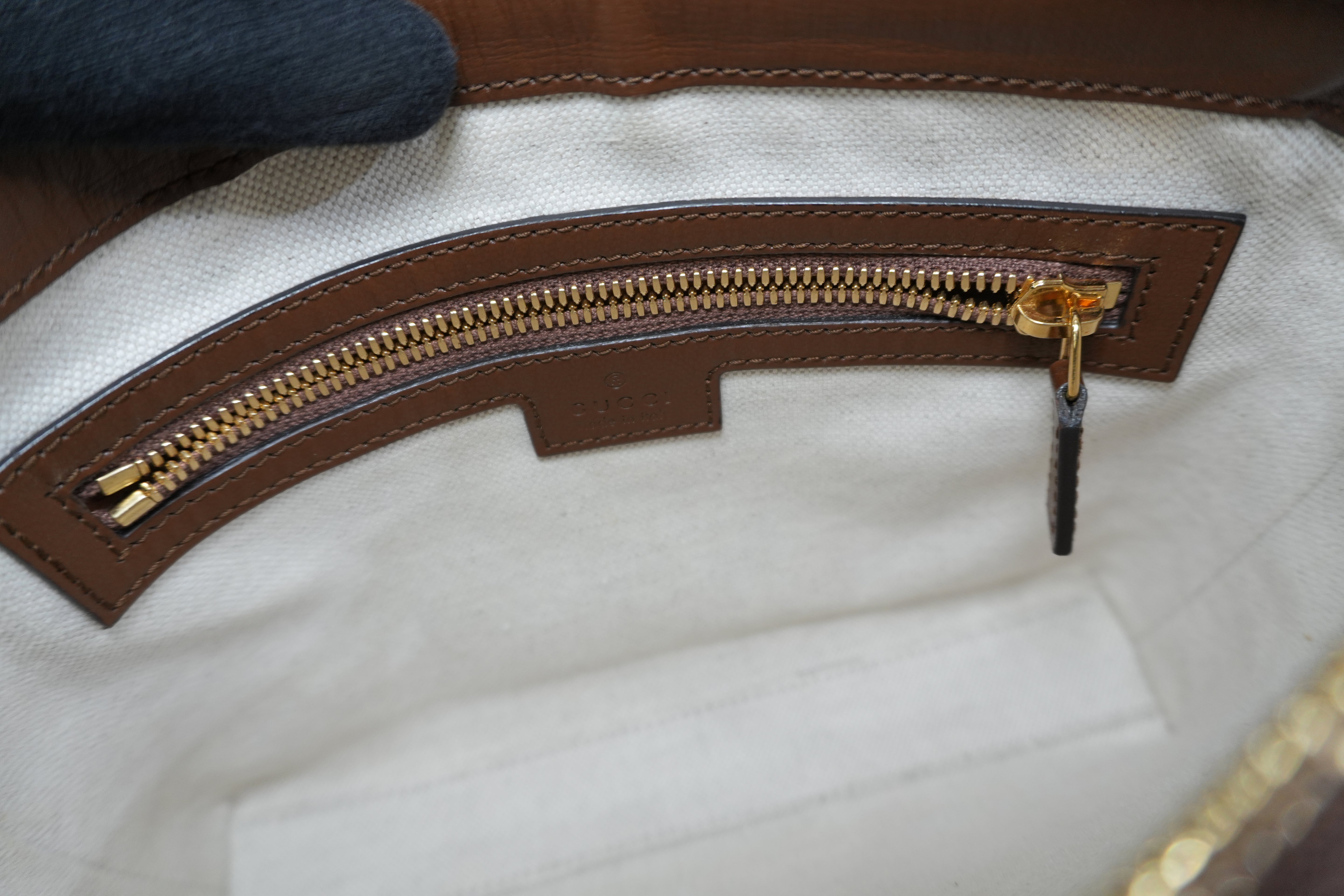 Pre-owned Gucci Interlocking G Patch Wristlet Messenger Bag Brown