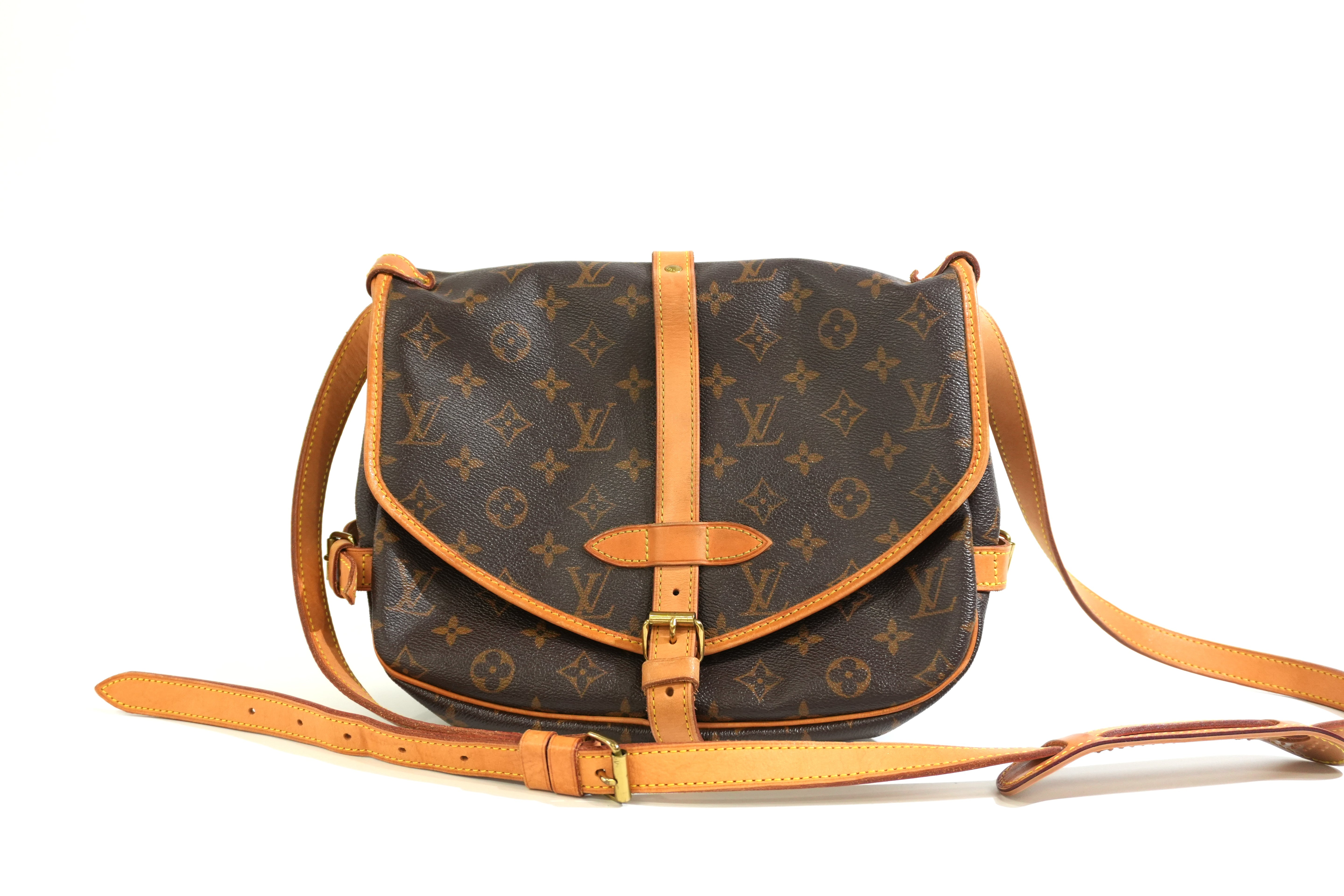 Pre-owned Louis Vuitton Monogram Saumur 30 Crossbody Bag