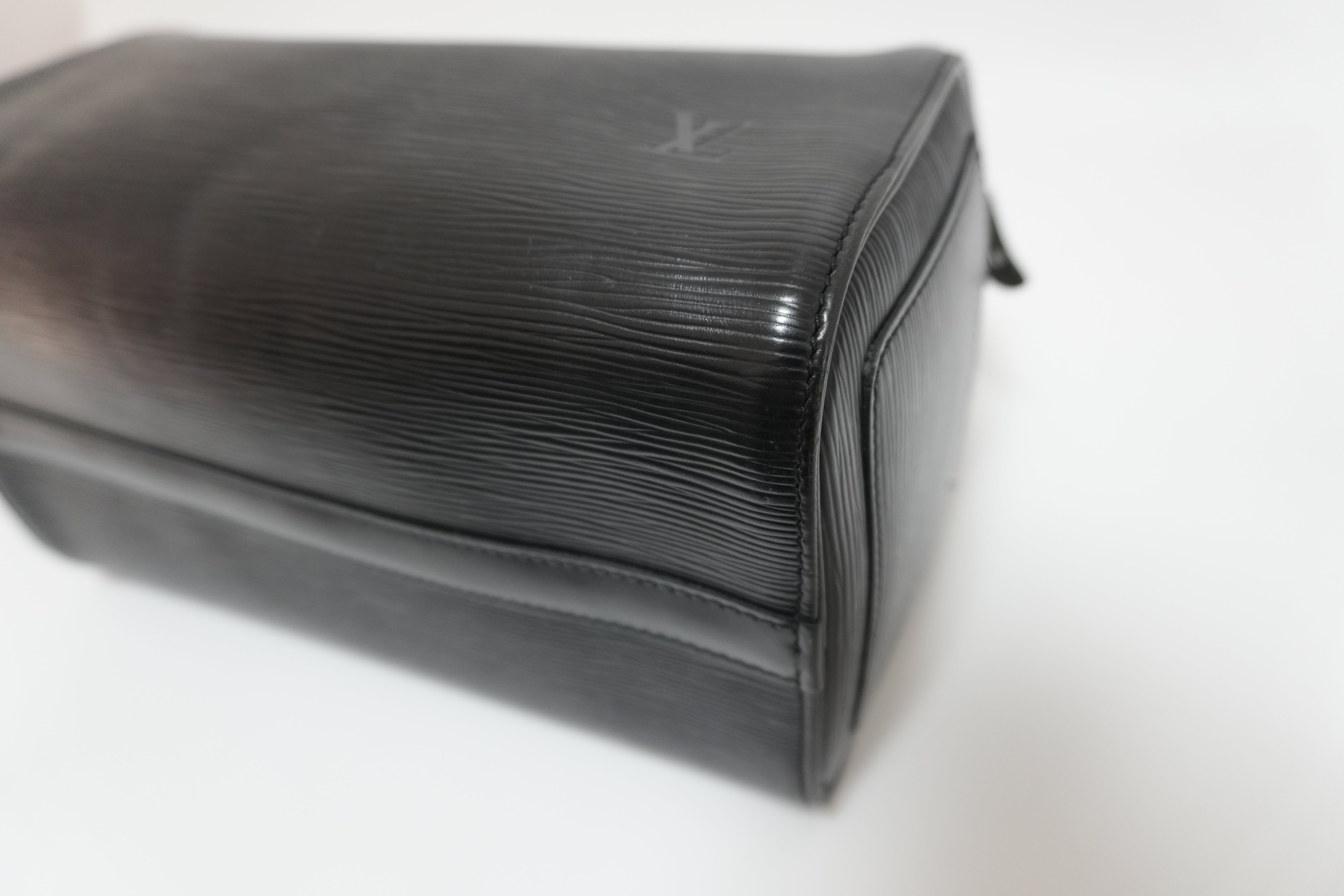 ルイヴィトン エピ スピーディ 25 ハンドバッグ ブラック 中古