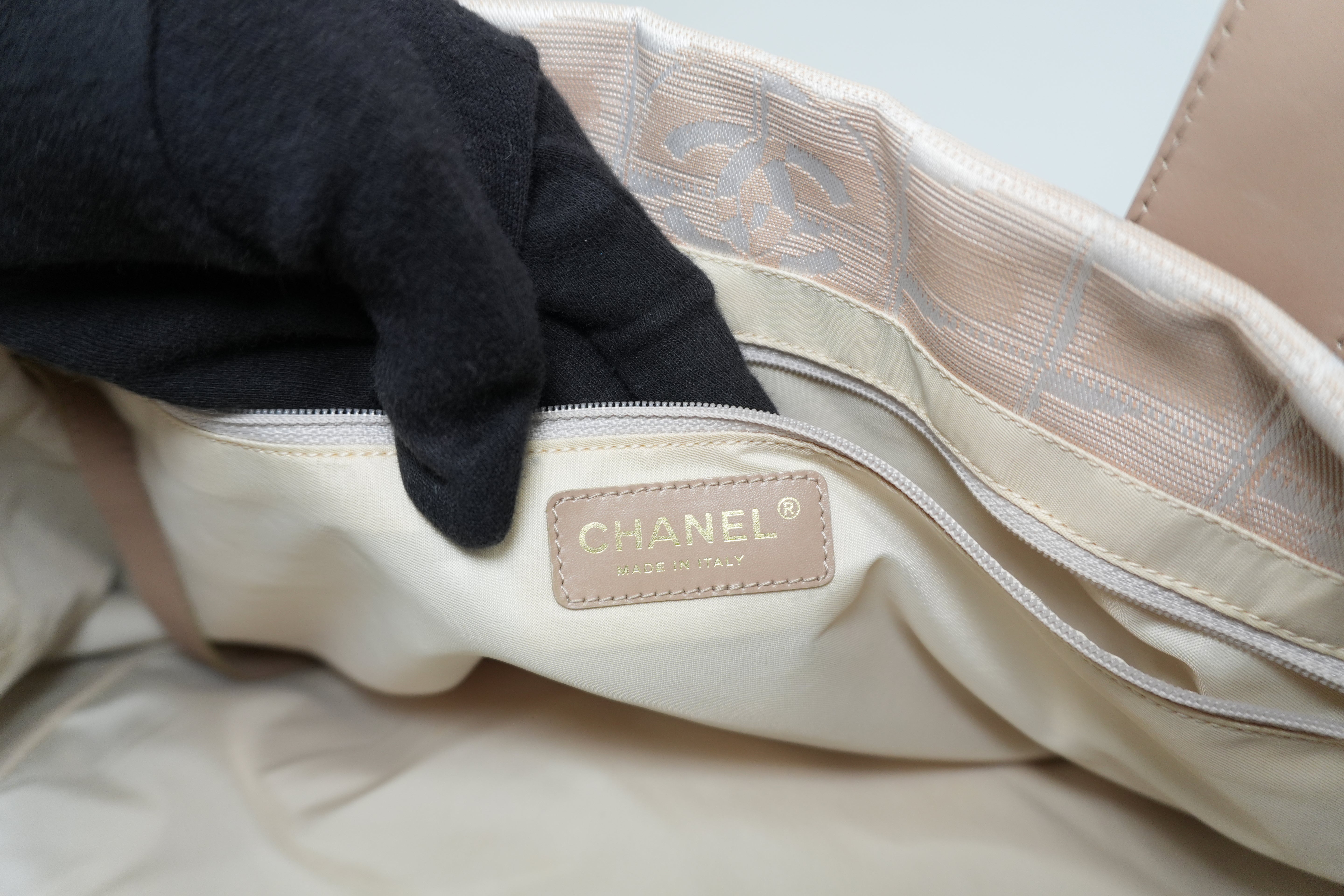 Pre-owned Chanel New Travel Line Tote Bag Pink