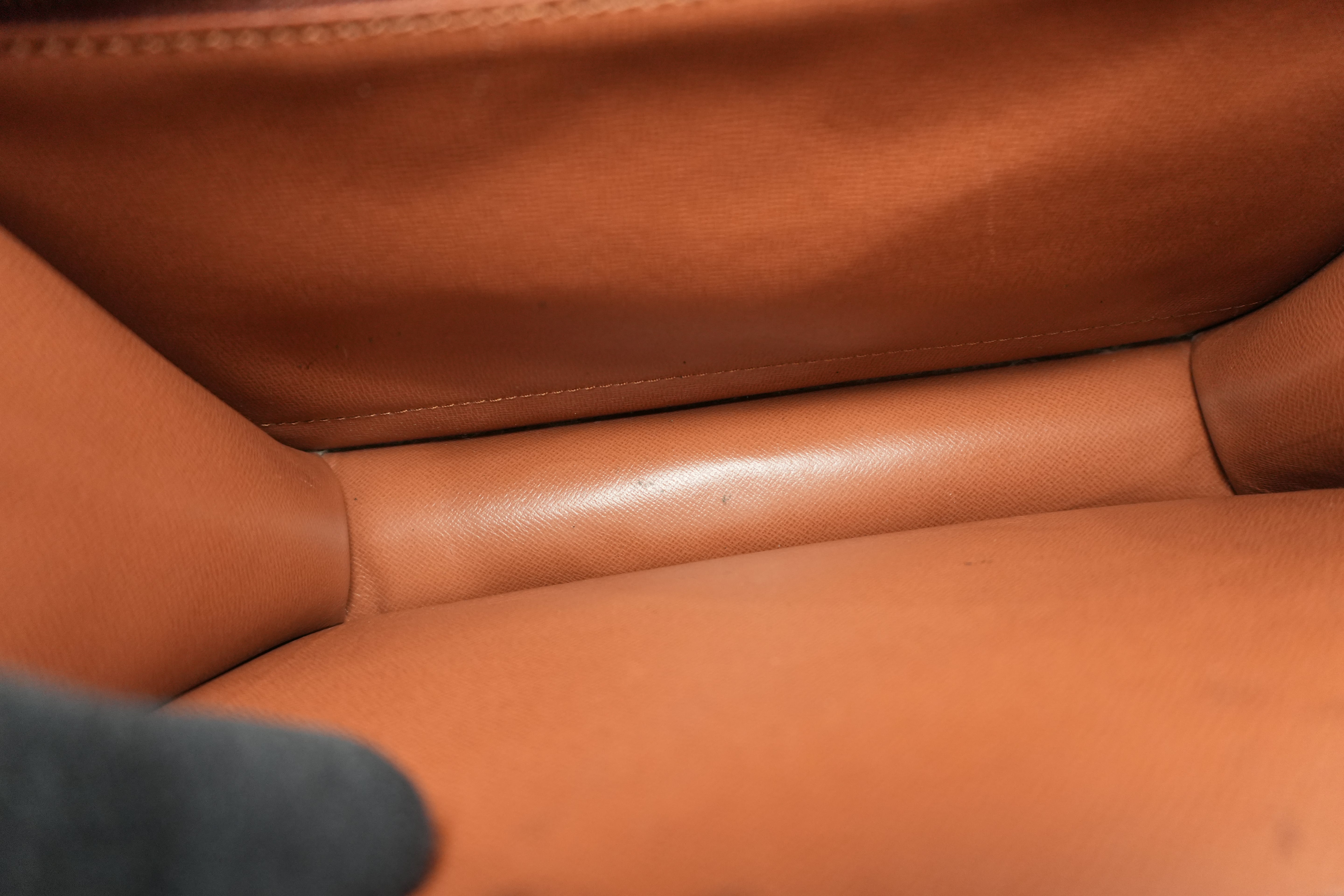 Pre-owned Louis Vuitton Monogram Monceau 26 Shoulder Bag