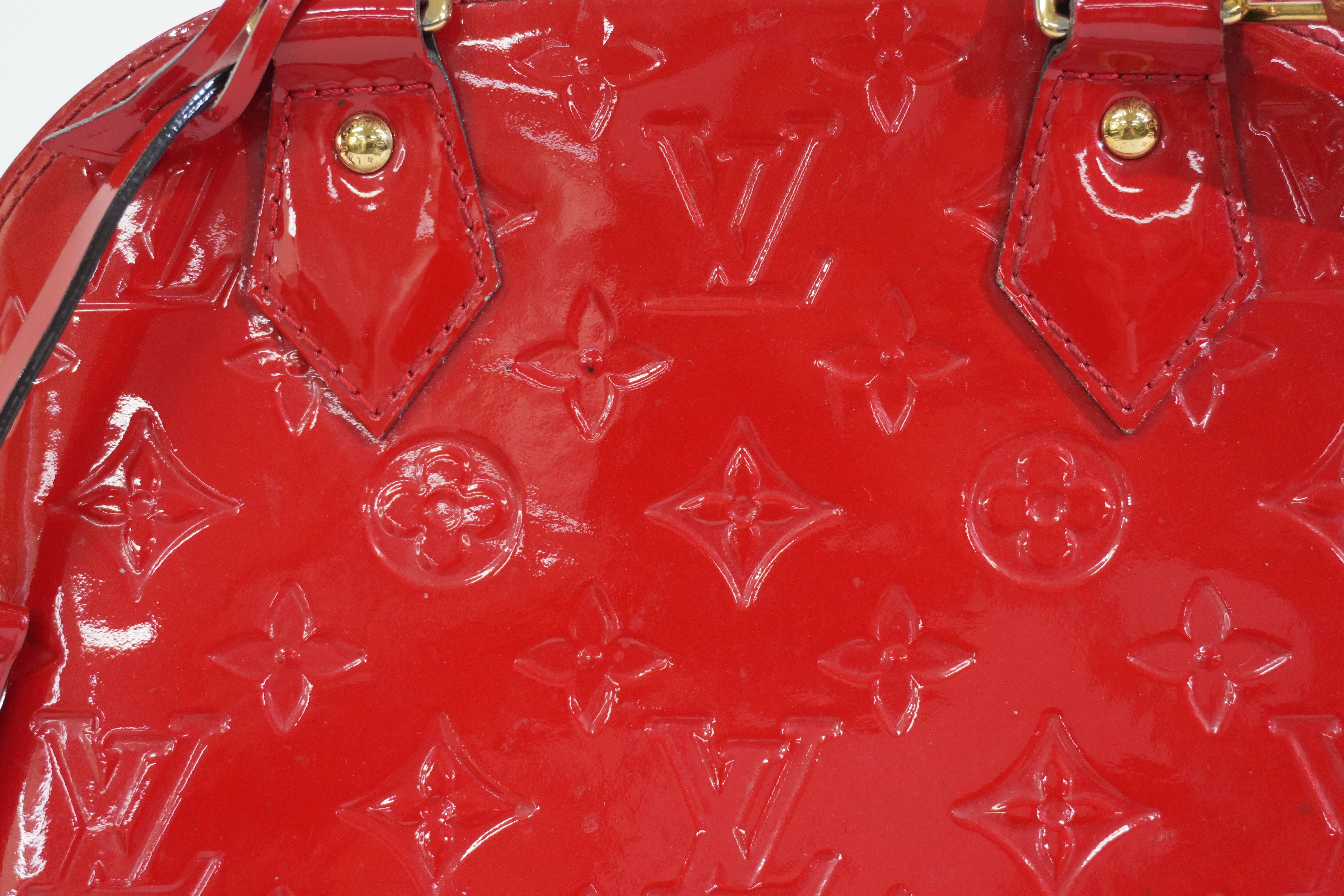 Pre-owned Louis Vuitton Vernis Alma BB Shoulder Bag Red