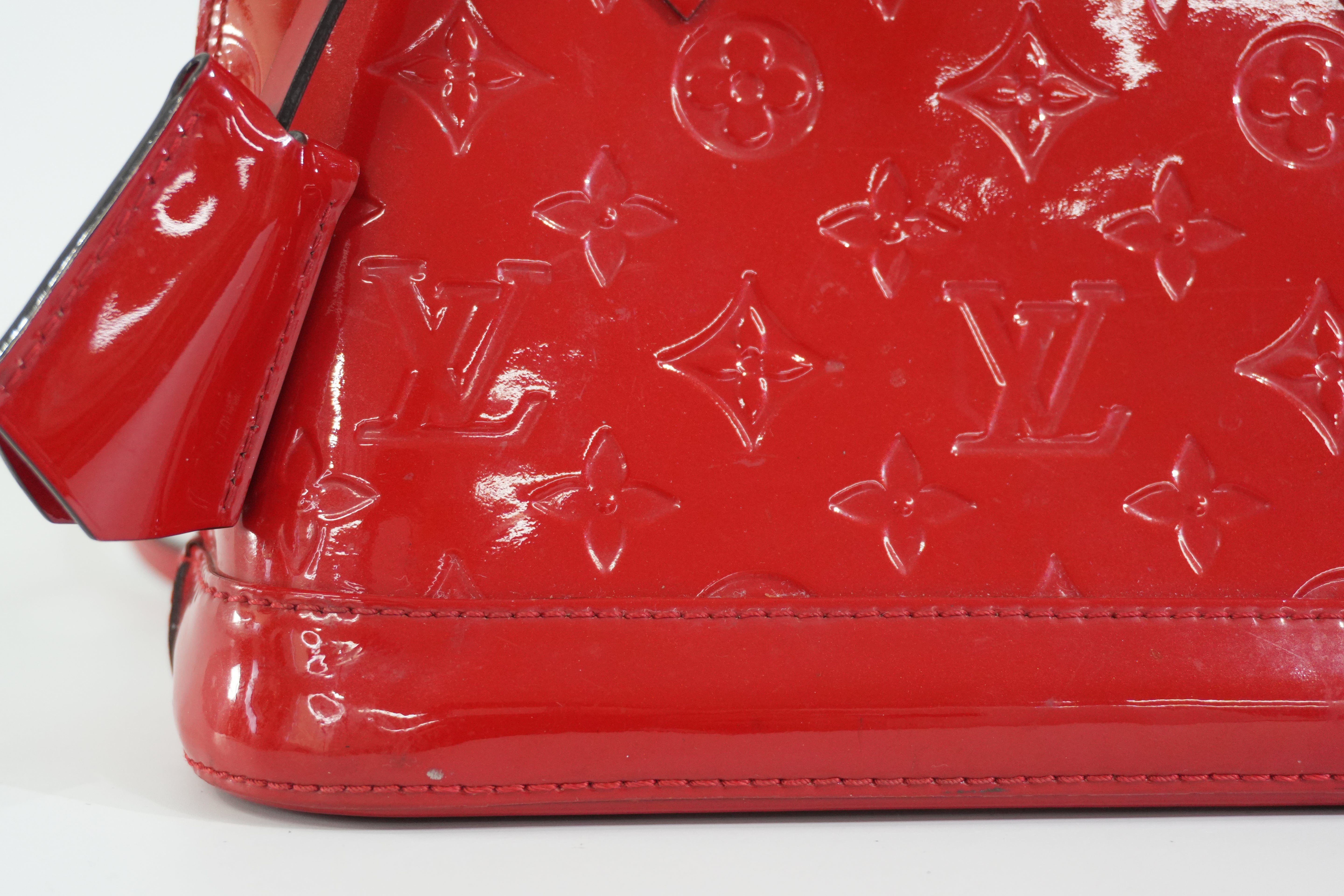 Pre-owned Louis Vuitton Vernis Alma BB Shoulder Bag Red