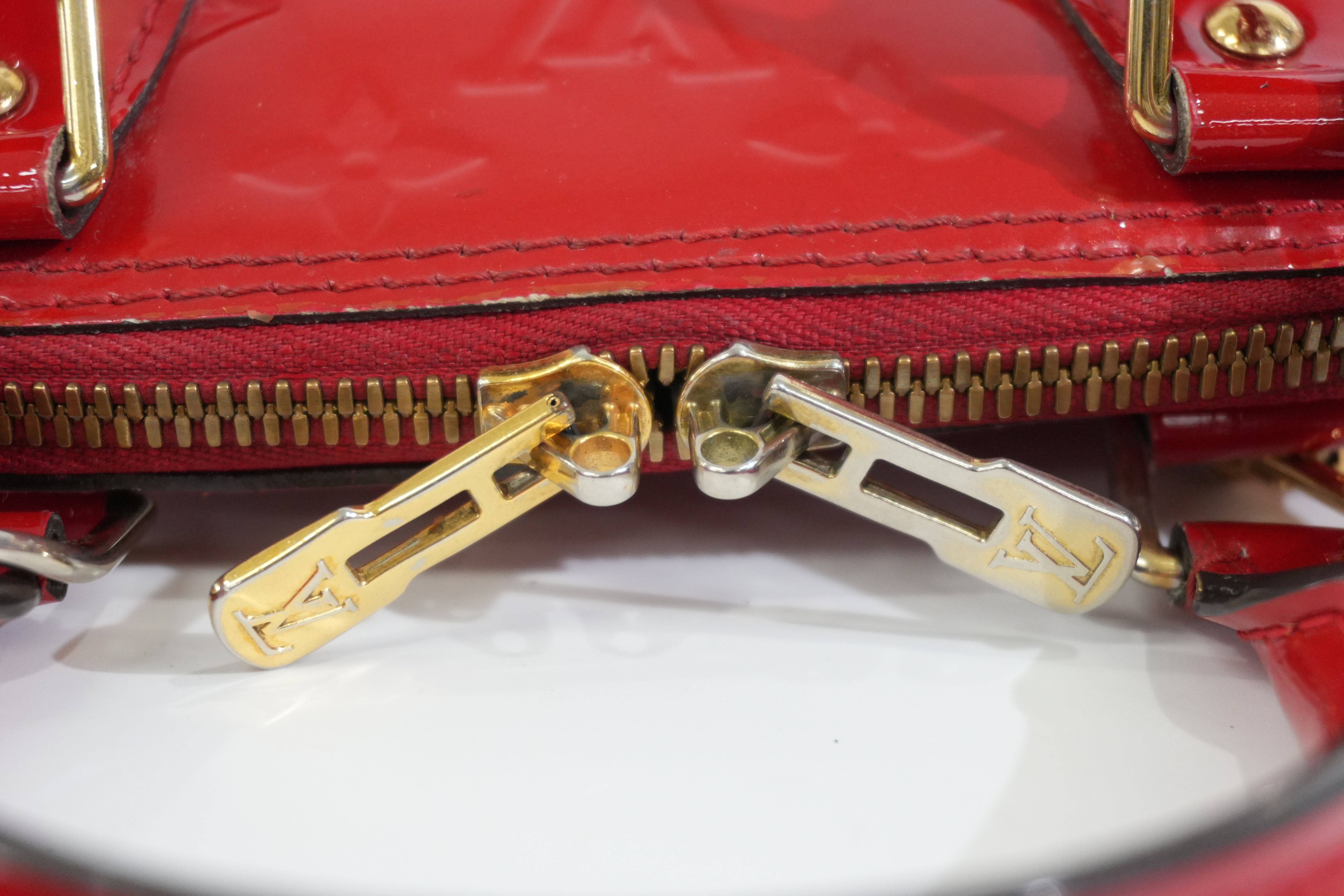 Pre-owned Louis Vuitton Vernis Alma BB Shoulder Bag Red