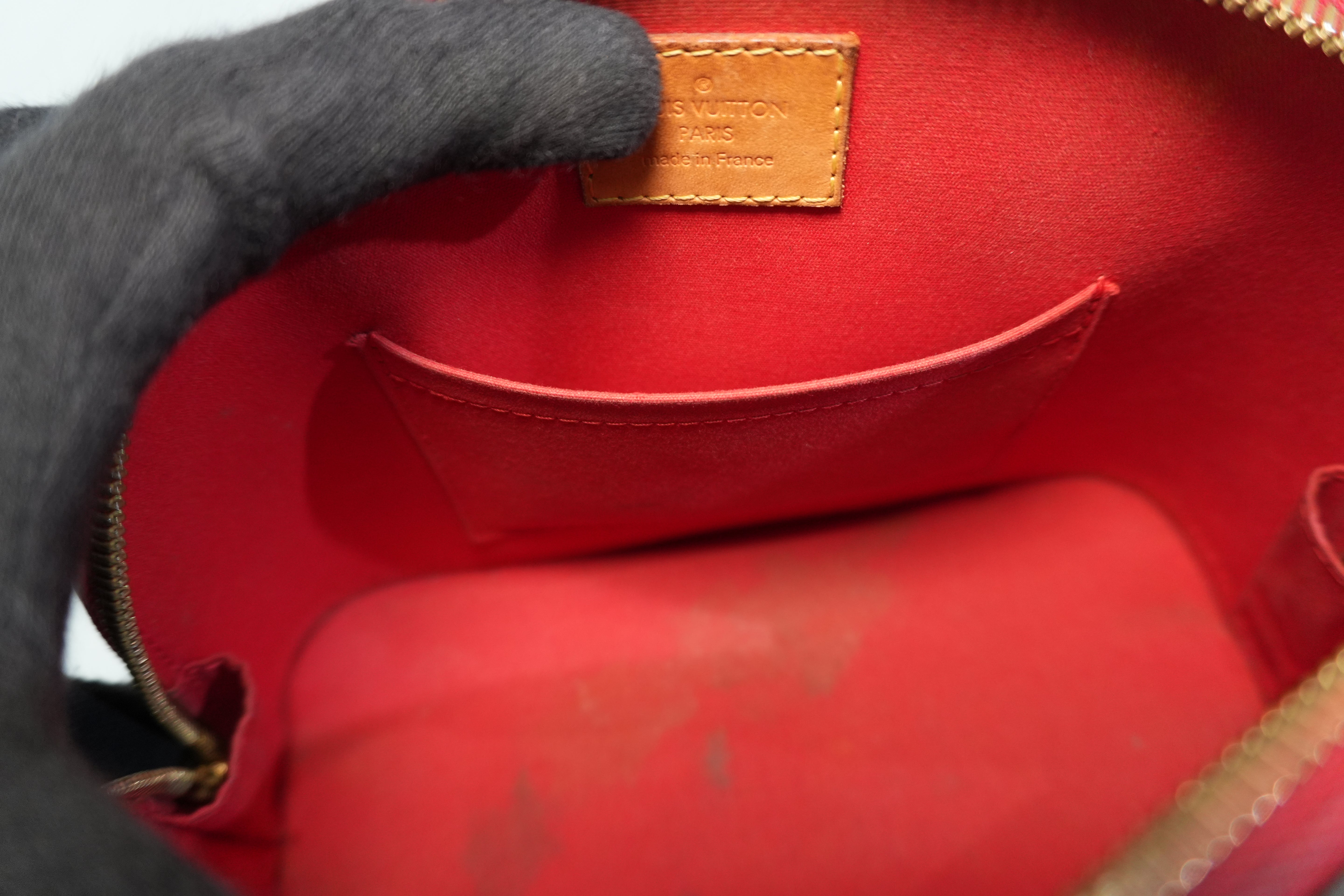 Pre-owned Louis Vuitton Vernis Alma BB Shoulder Bag Red